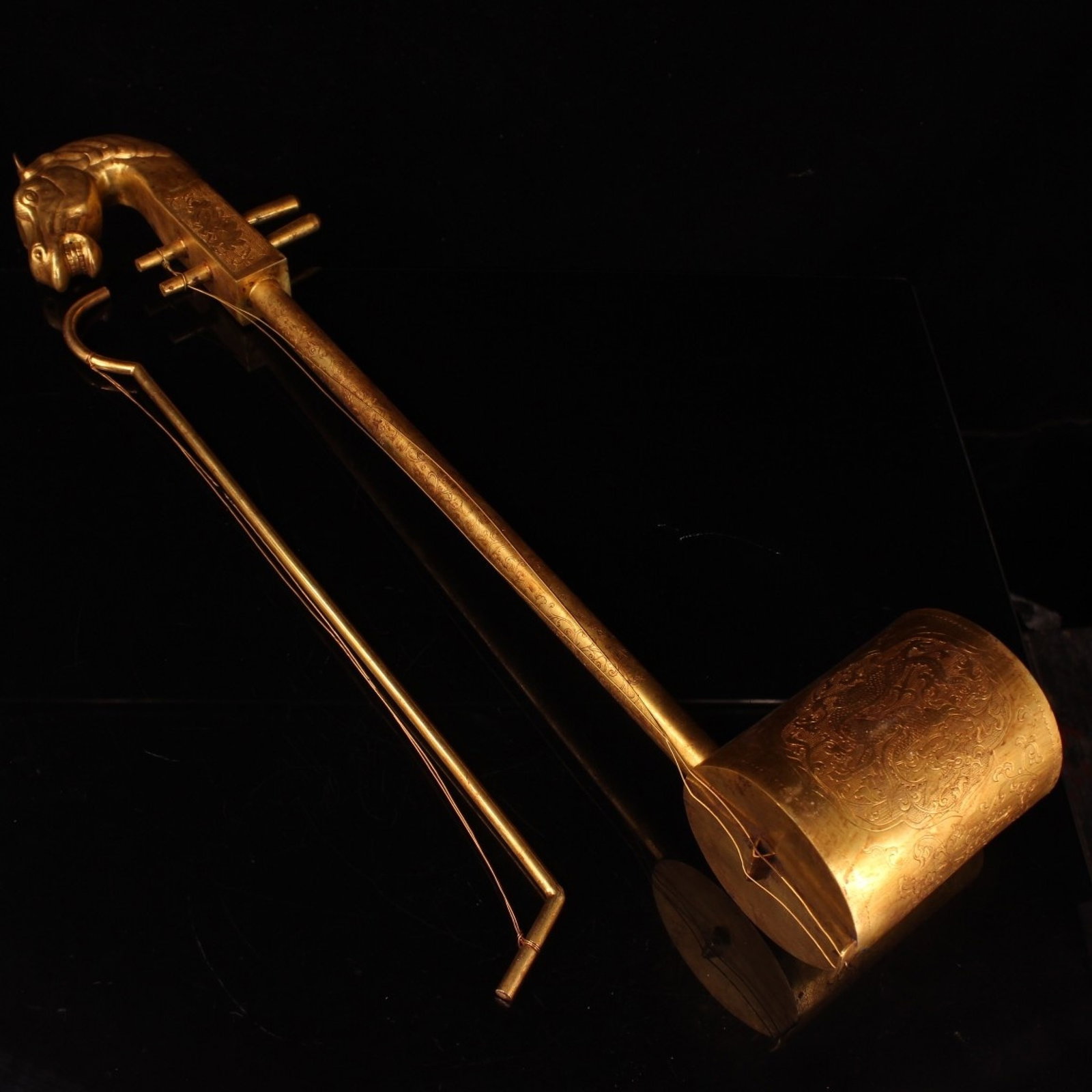 An Exquisite Gilt Bronze Flower Pattern Qin: An Exquisite Gilt Bronze Flower Pattern Qin,Qing Dynasty,China,Size:27.6inx6.7in,Weight:1800g 铜鎏金花卉纹琴,中国清代