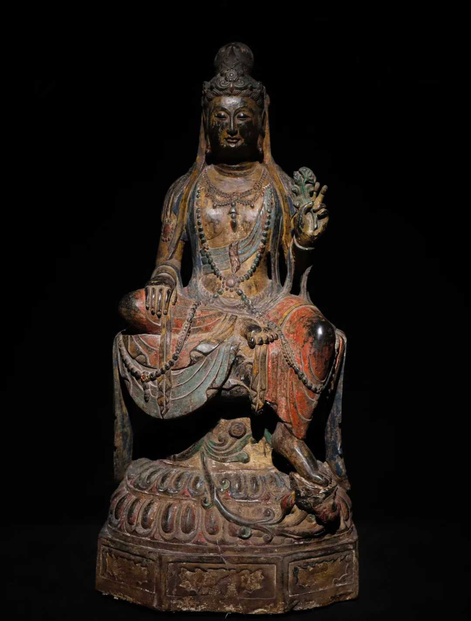 A Solemn Limestone Painted Color Statue of Avalokitesvara: A Solemn Limestone Painted Color Statue of Avalokitesvara,Tang Dynasty,China,Size:36.6inx17.7inx13.8in 青石彩绘观音像,中国唐代