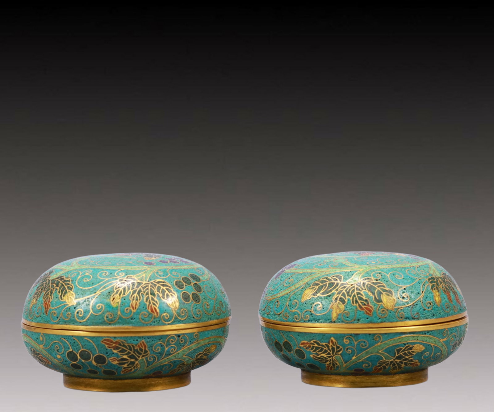 A Pair of Exquisite Cloisonne Grapes Pattern Boxes - 2
