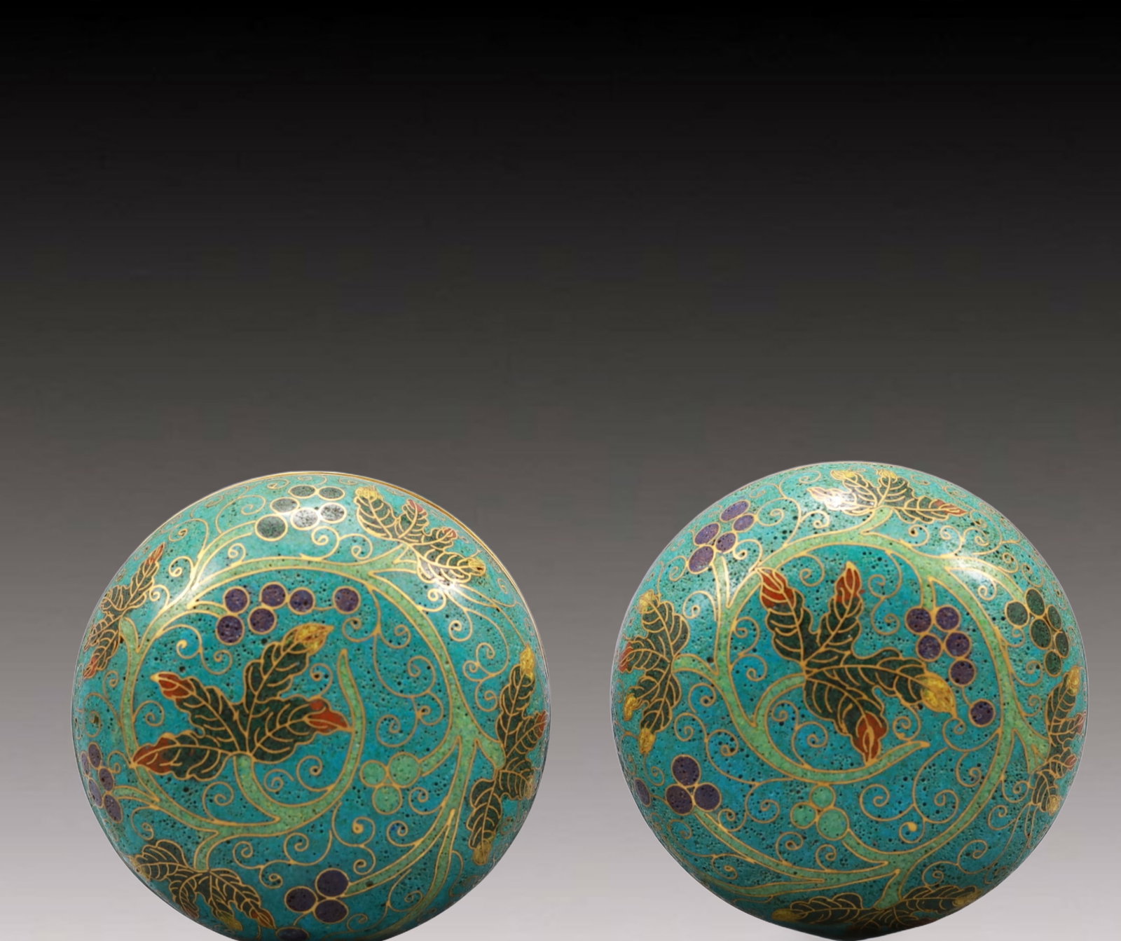 A Pair of Exquisite Cloisonne Grapes Pattern Boxes - 3