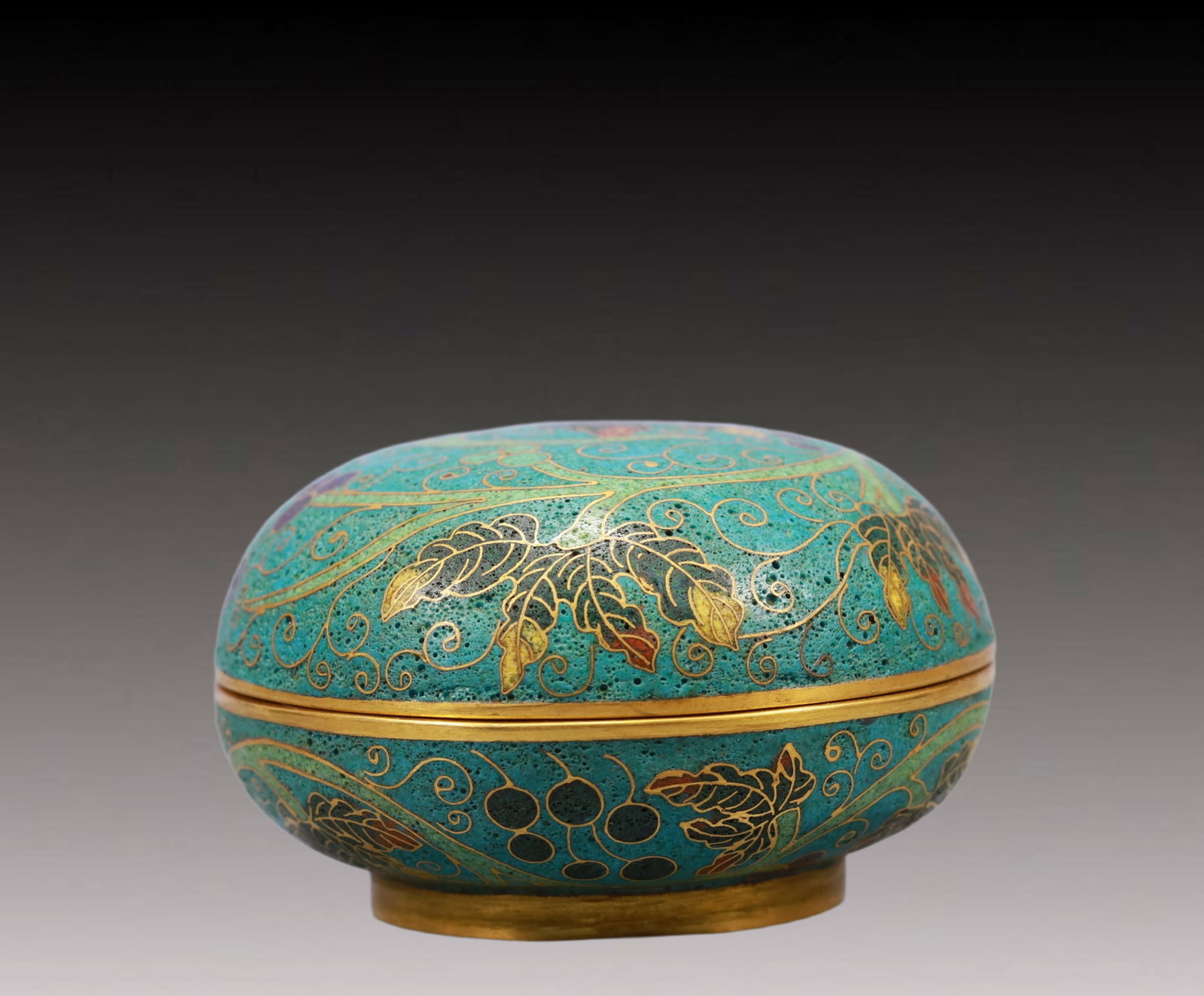 A Pair of Exquisite Cloisonne Grapes Pattern Boxes - 4