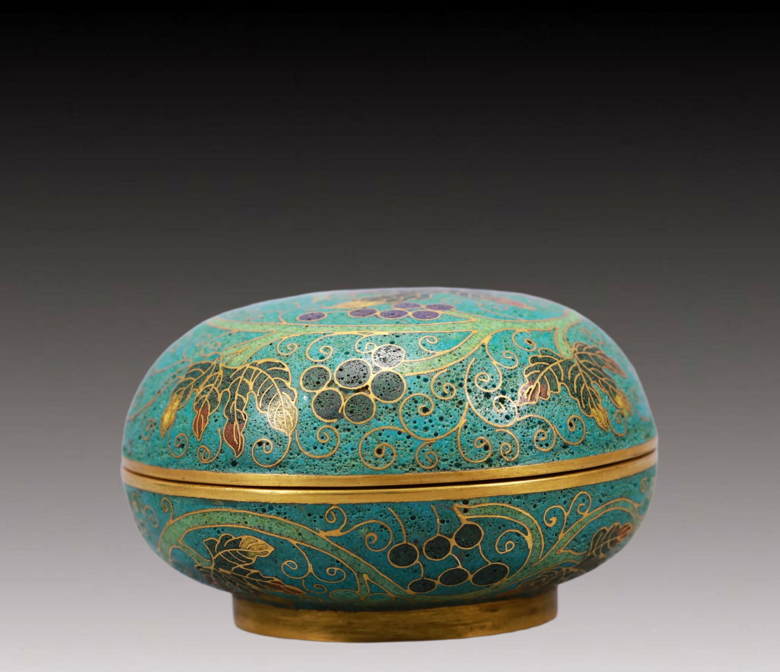 A Pair of Exquisite Cloisonne Grapes Pattern Boxes - 5