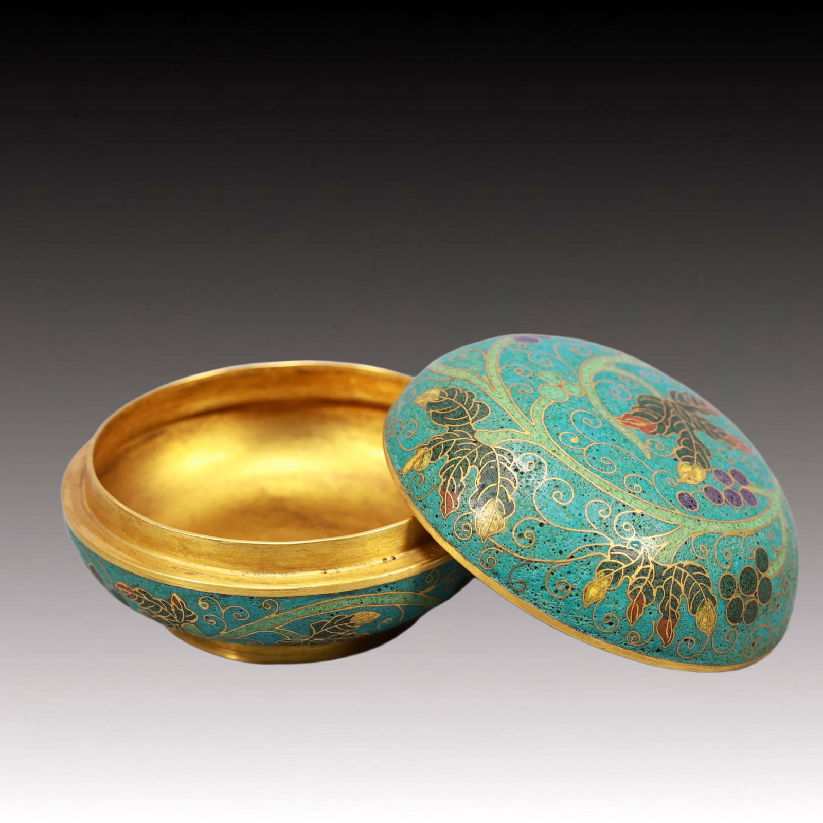 A Pair of Exquisite Cloisonne Grapes Pattern Boxes - 7