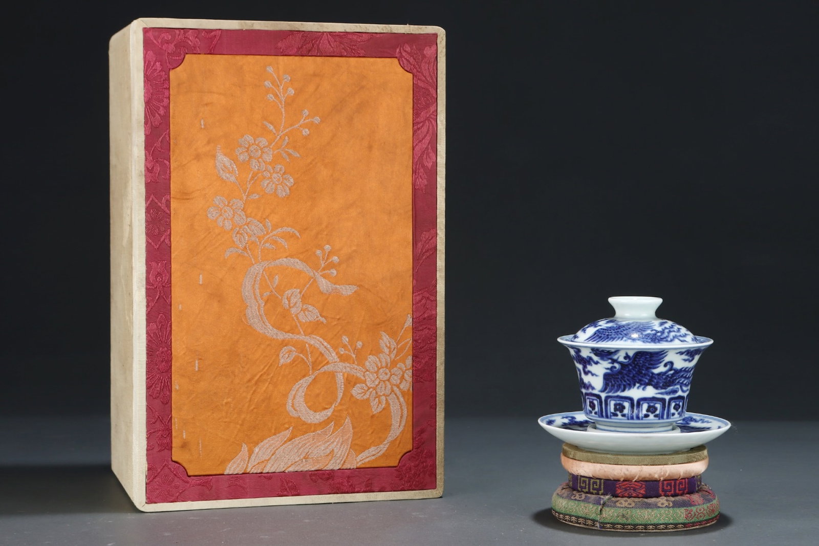 An Exquisite Blue and White Auspicious Cloud and Phoenix Pattern Bowl with Cover,with Plate: An Exquisite Blue and White Auspicious Cloud and Phoenix Pattern Bowl with Cover,with Plate,Ming Dynasty,China,Xuande Four-character Mark,Size:3.8inx4.7in