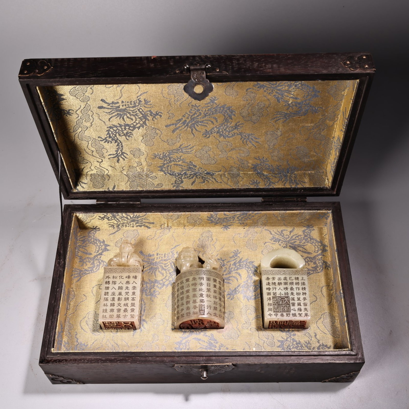 A Set of Fine White Jade Auspicious Beast Seals,With Poem: A Set of Fine White Jade Auspicious Beast Seals,With Poem,Qing Dynasty,China,With Mark,Size:3.1inx1.4in,Weight:720g 一套白玉瑞兽印章,带诗
