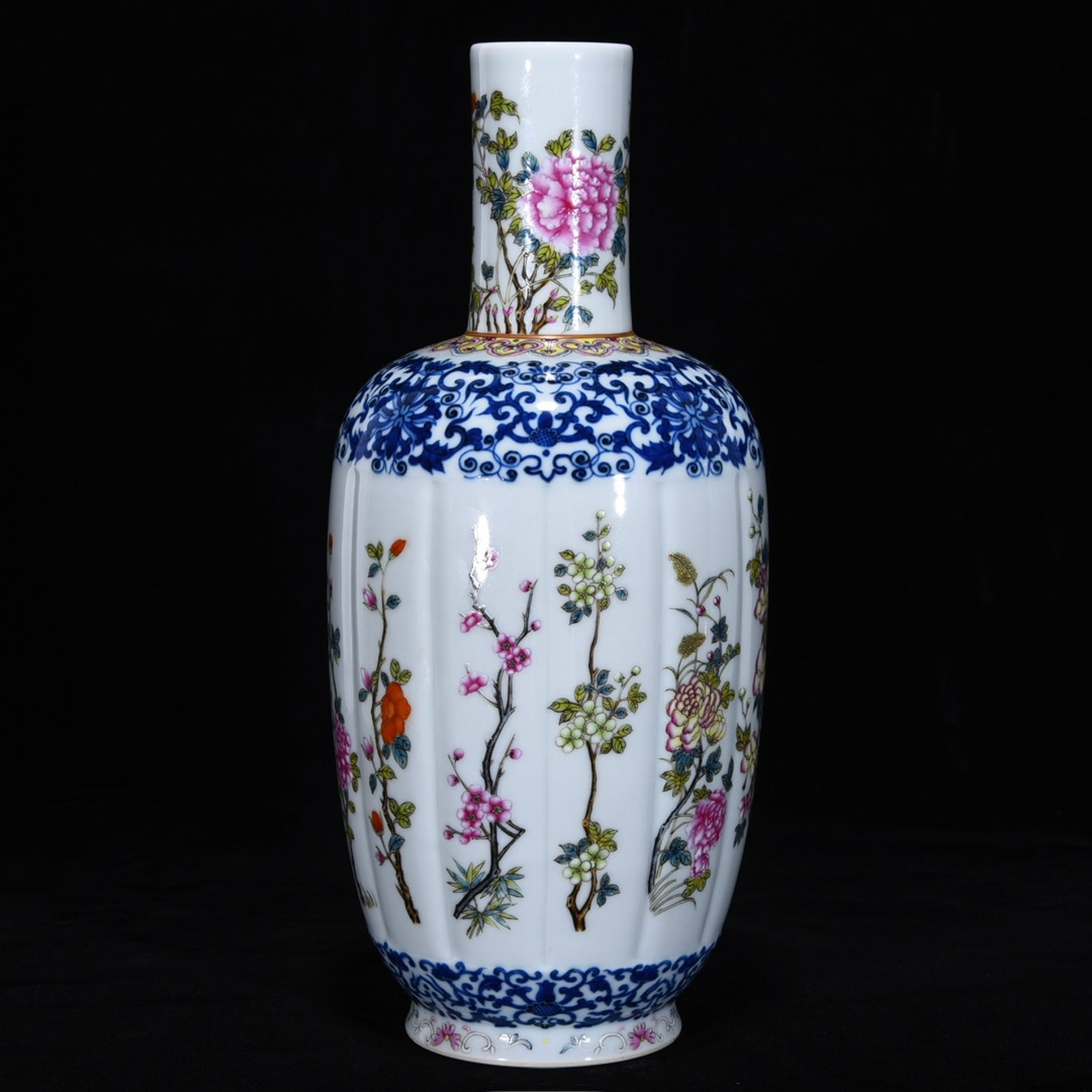 A Rare Blue and White Famille-Rose Flower Pattern Vase: A Rare Blue and White Famille-Rose Flower Pattern Vase,Qing Dynasty,China,Qianlong Six-character Mark,Size:12.4inx5.3in