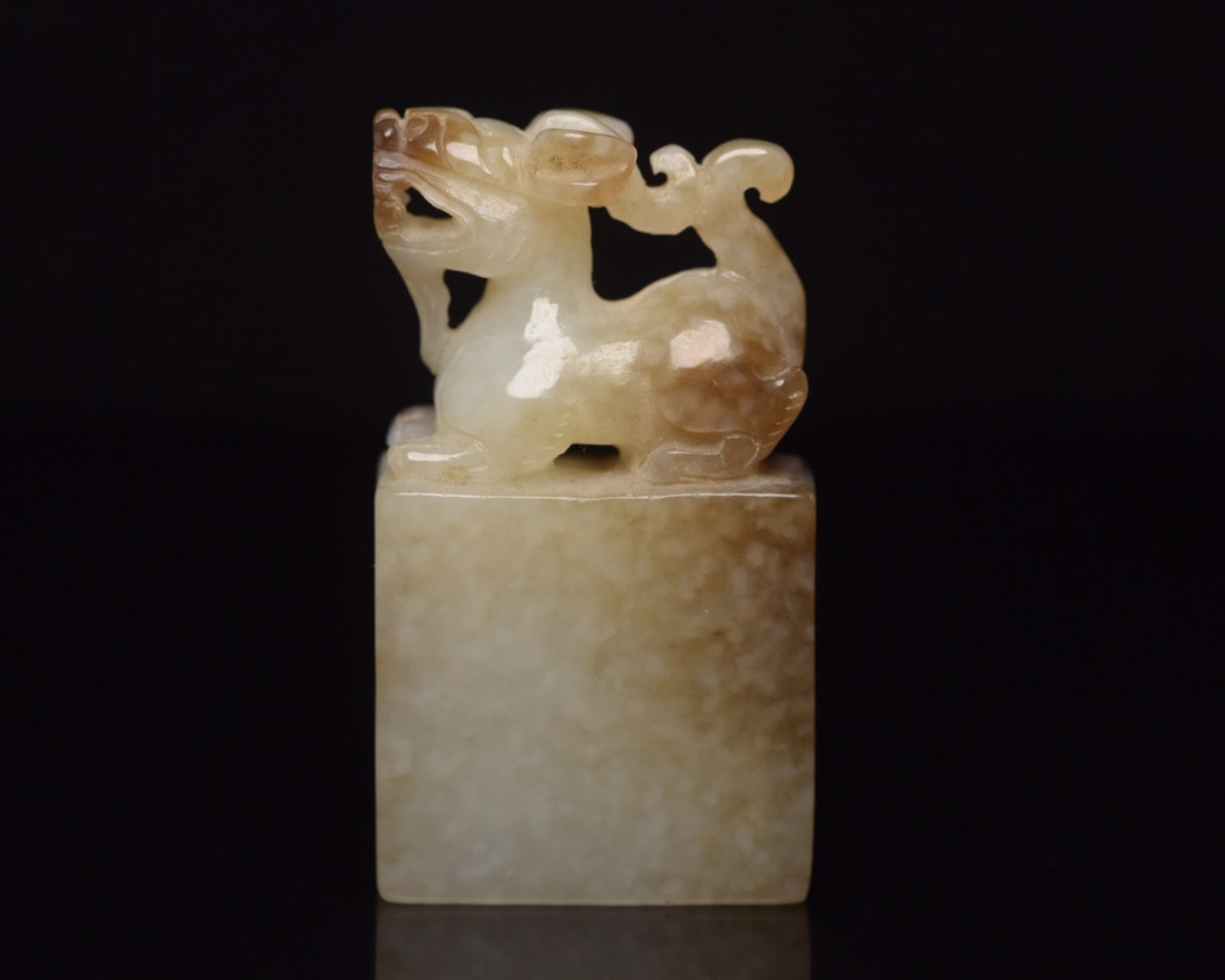 An Exquisite White Jade Auspicious Beast Seal (1 of 8)