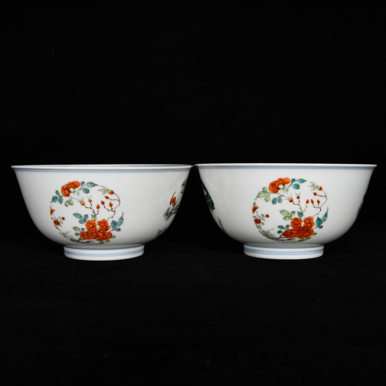 A Pair of Exquisite Famille-Rose Flower Pattern Bowls (1 of 9)