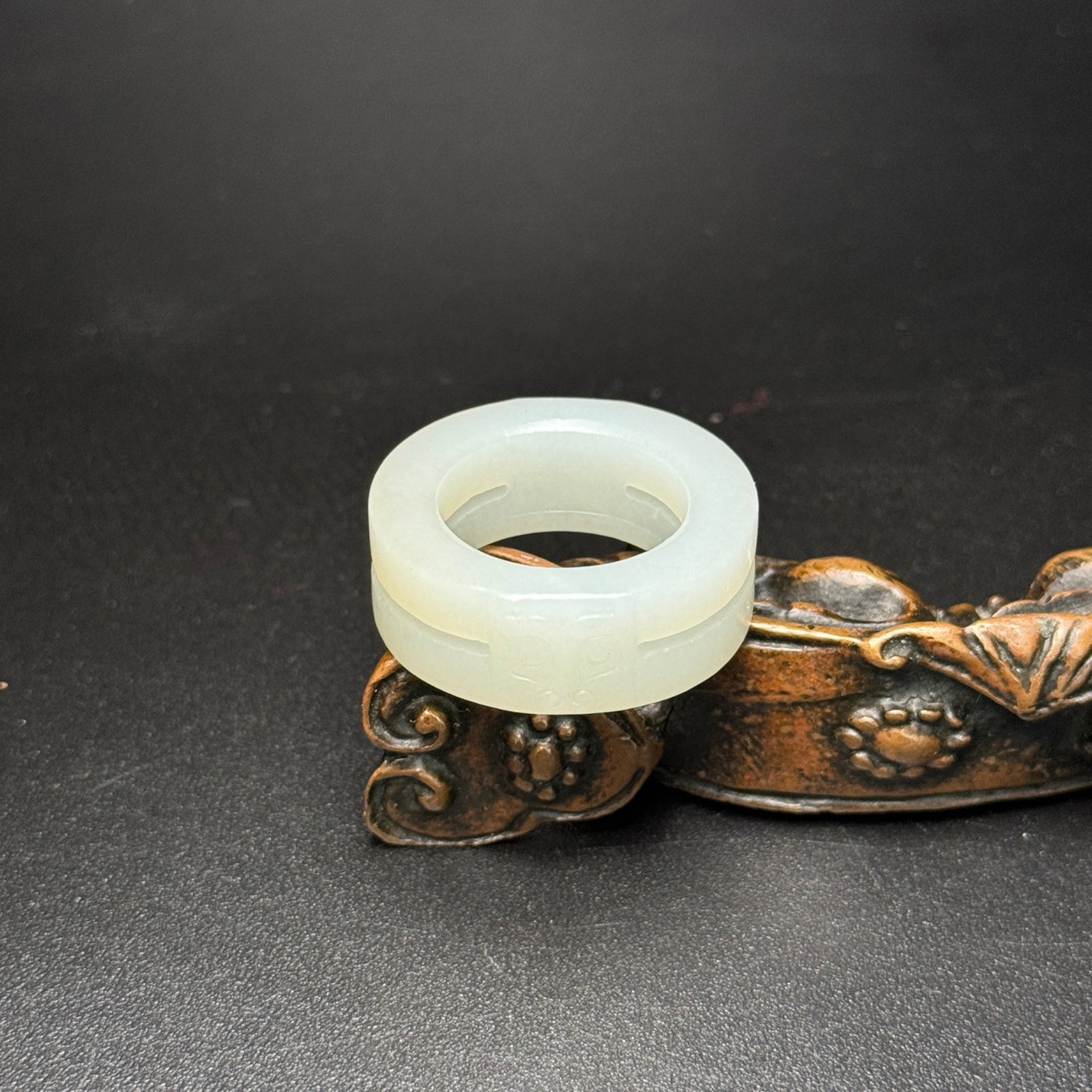 An Exquisite White Jade Ring (1 of 7)