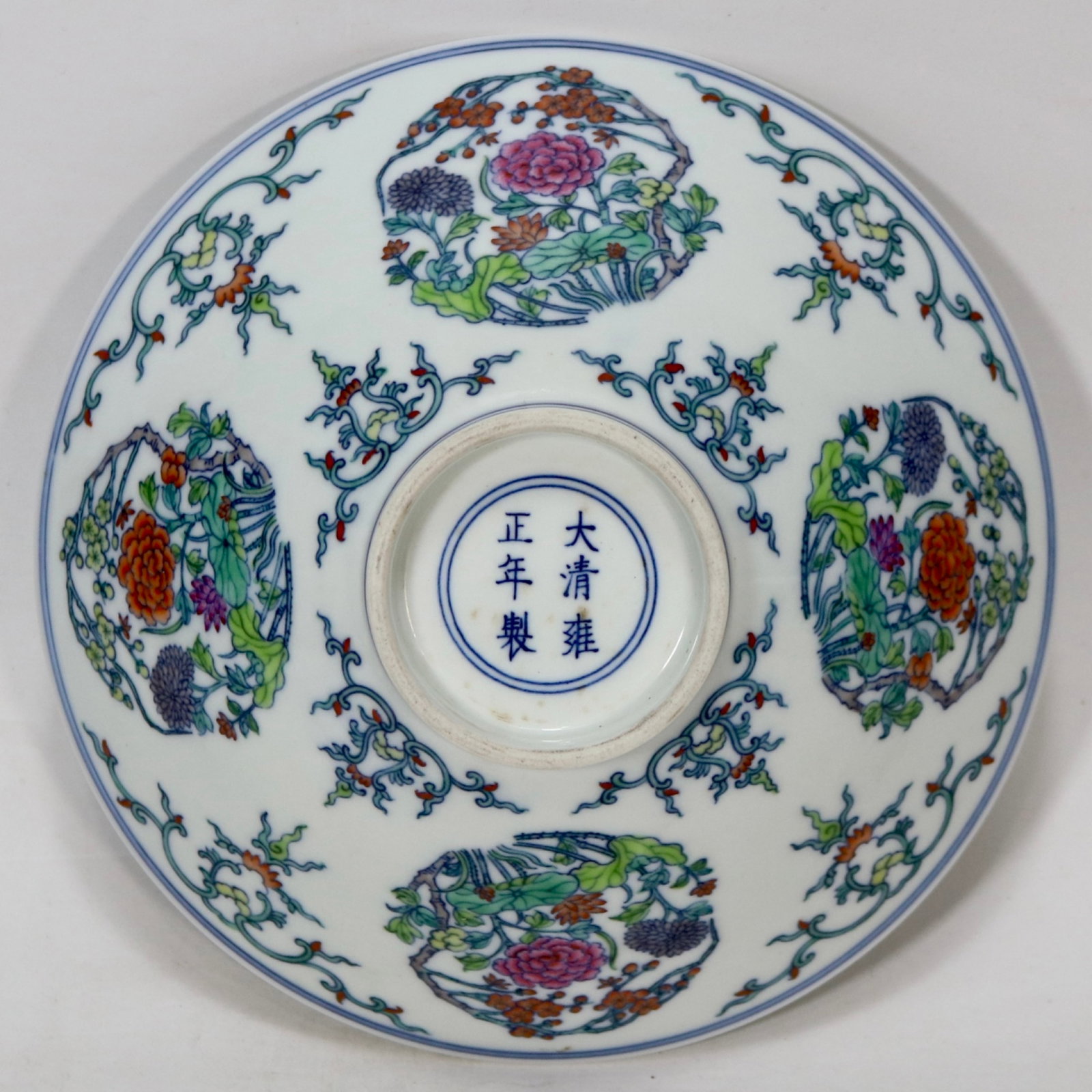 An Exquisite Doucai Flower Pattern Bowl: An Exquisite Doucai Flower Pattern Bowl,Qing Dynasty,China,Yongzheng Six-character Mark,Size:2.8inx7.9in 斗彩花卉纹碗,中国清代,雍Ē