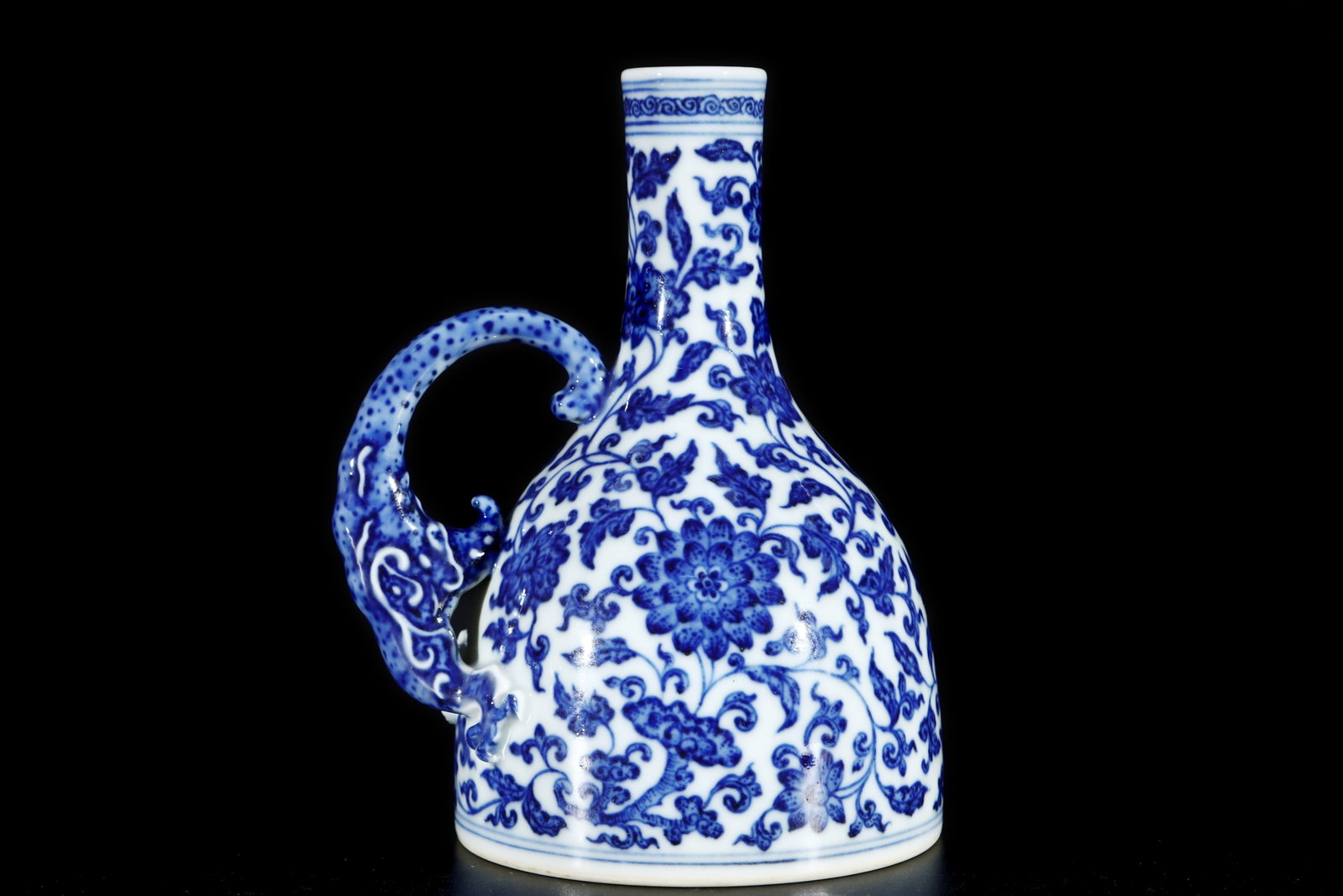 An Exquisite Blue and White Lotus Pattern Watering Can (1 of 9)