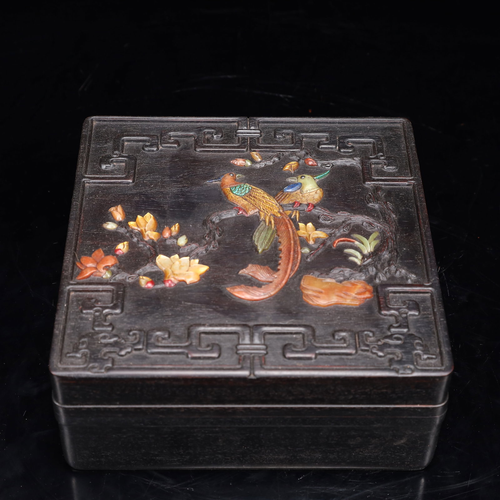 An Exquisite Zitanwood Inlaid Gems Flower and Bird Pattern Box with Cover: An Exquisite Zitanwood Inlaid Gems Flower and Bird Pattern Box with Cover,Qing Dynasty, China,Size:7.1inx3in,Weight:750g 紫檀木嵌百宝花鸟纹盖