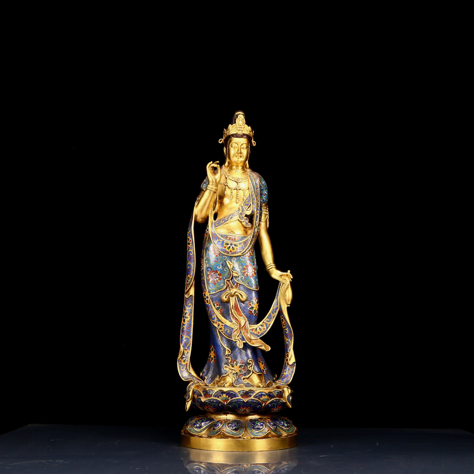 A Huge Cloisonne Statue of Guanyin: A Huge Cloisonne Statue of Guanyin,Qing Dynasty, China,Qianlong Six-character Mark,Size:8.7inx26.4in,Weight:14.830kg 景泰蓝自在观音像，清
