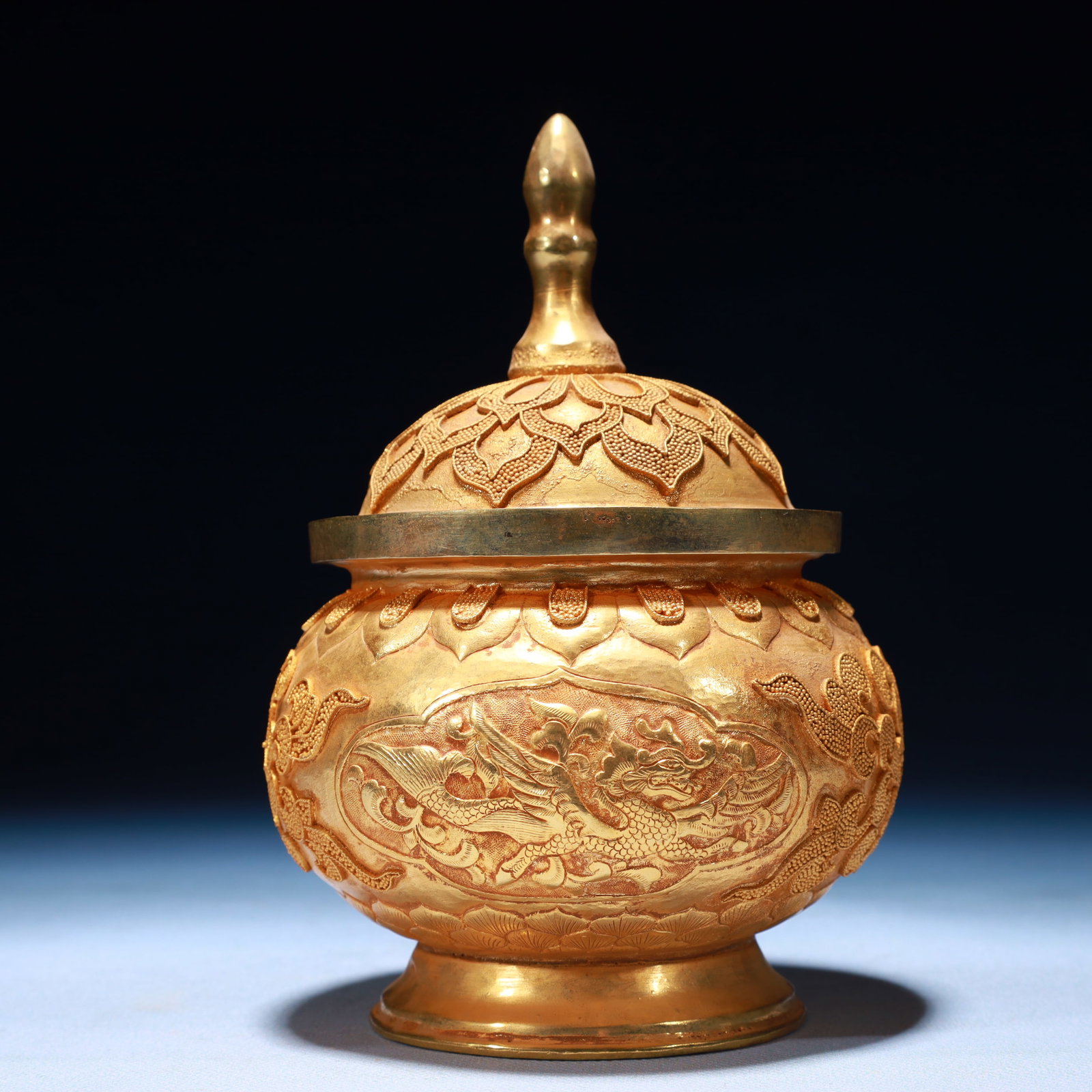 An Exquisite Gilt Bronze Dragon Pattern Jar with Cover (1 of 6)