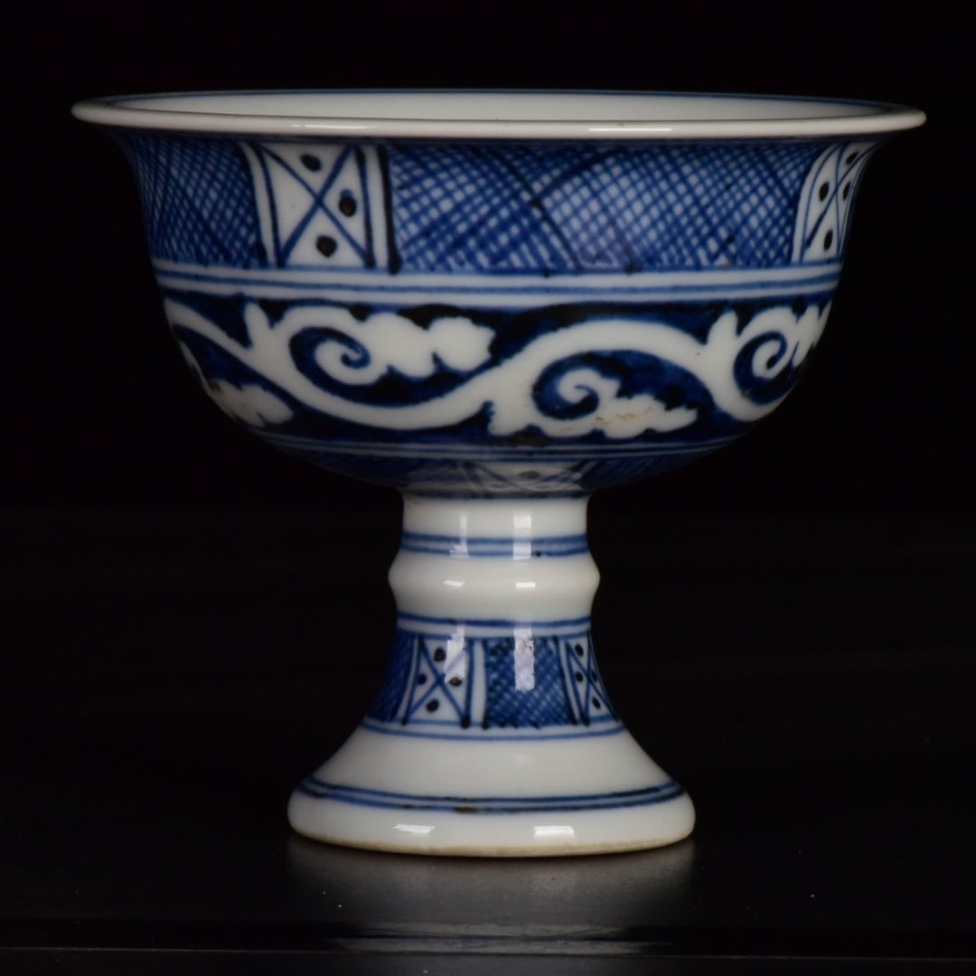 An Exquisite Blue and White Auspicious Cloud Pattern Stem Cup - 2