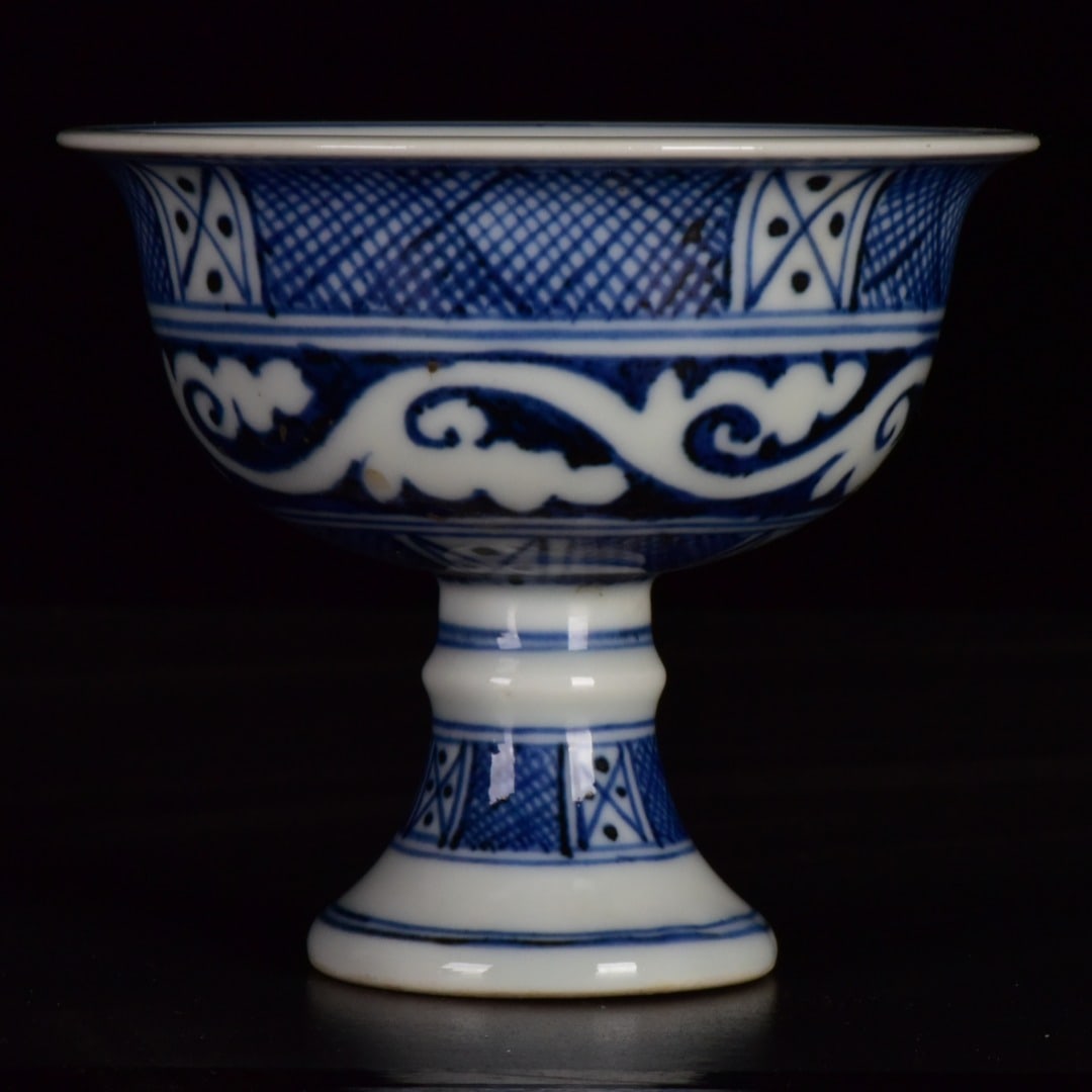 An Exquisite Blue and White Auspicious Cloud Pattern Stem Cup - 3