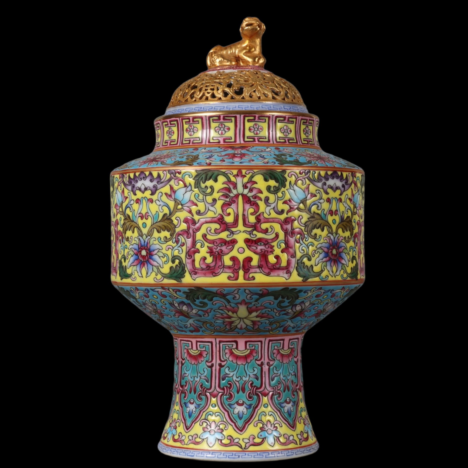 An Exquisite Famille-Rose Yellow Ground Lotus Pattern Censer: An Exquisite Famille-Rose Yellow Ground Lotus Pattern Censer,Qing Dynasty,China,Qianlong Four-character Mark,Size:8.3inx3.1in 粉彩黄地缠枝莲纹香&#