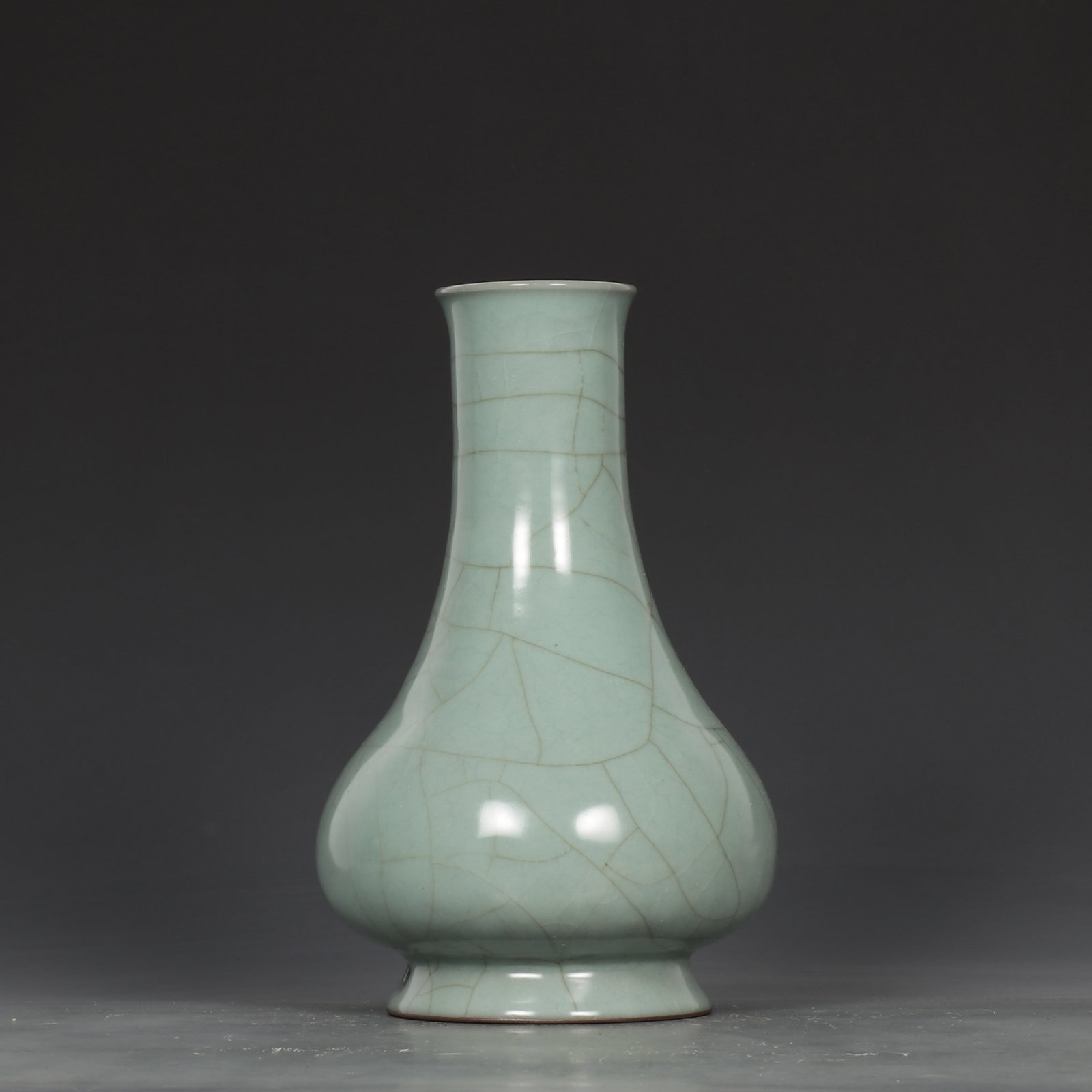 An Exquisite Guan yao Celadon Glazed Vase,with an Imperial Poem by Emperor Qianlong: An Exquisite Guan yao Celadon Glazed Vase,with an Imperial Poem by Emperor Qianlong,Song Dynasty,China,Size:9.3inx5.7in