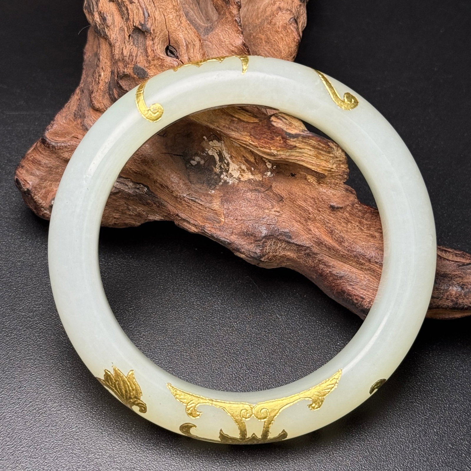 An Exquisite White Jade Cover with Gold Flower Pattern Bracelet: An Exquisite White Jade Cover with Gold Flower Pattern Bracelet,Qing Dynasty,China,Size:59mmx79mmx13mm,Weight:68g