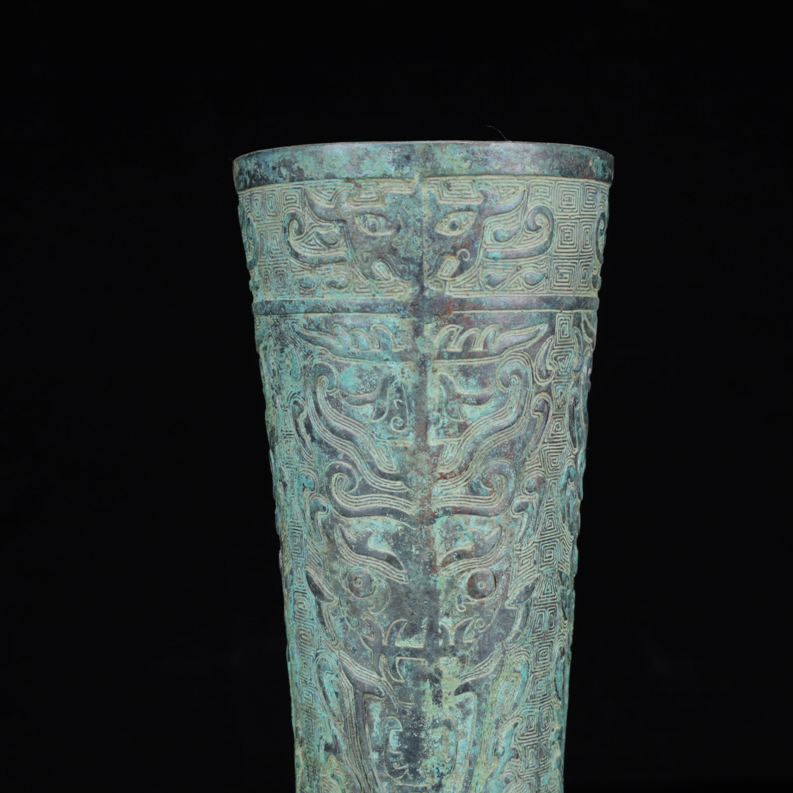 An Archaic Bronze Beast-Face Pattern Cup - 12