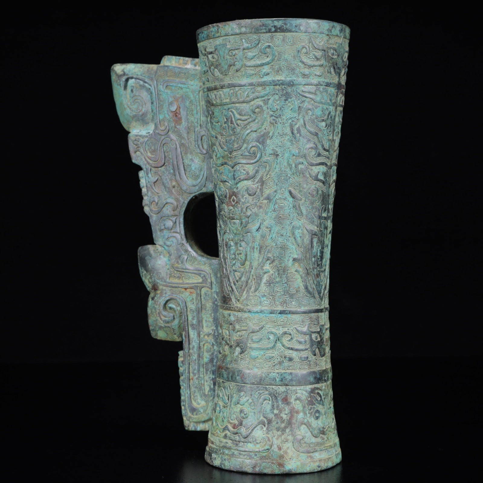 An Archaic Bronze Beast-Face Pattern Cup - 14