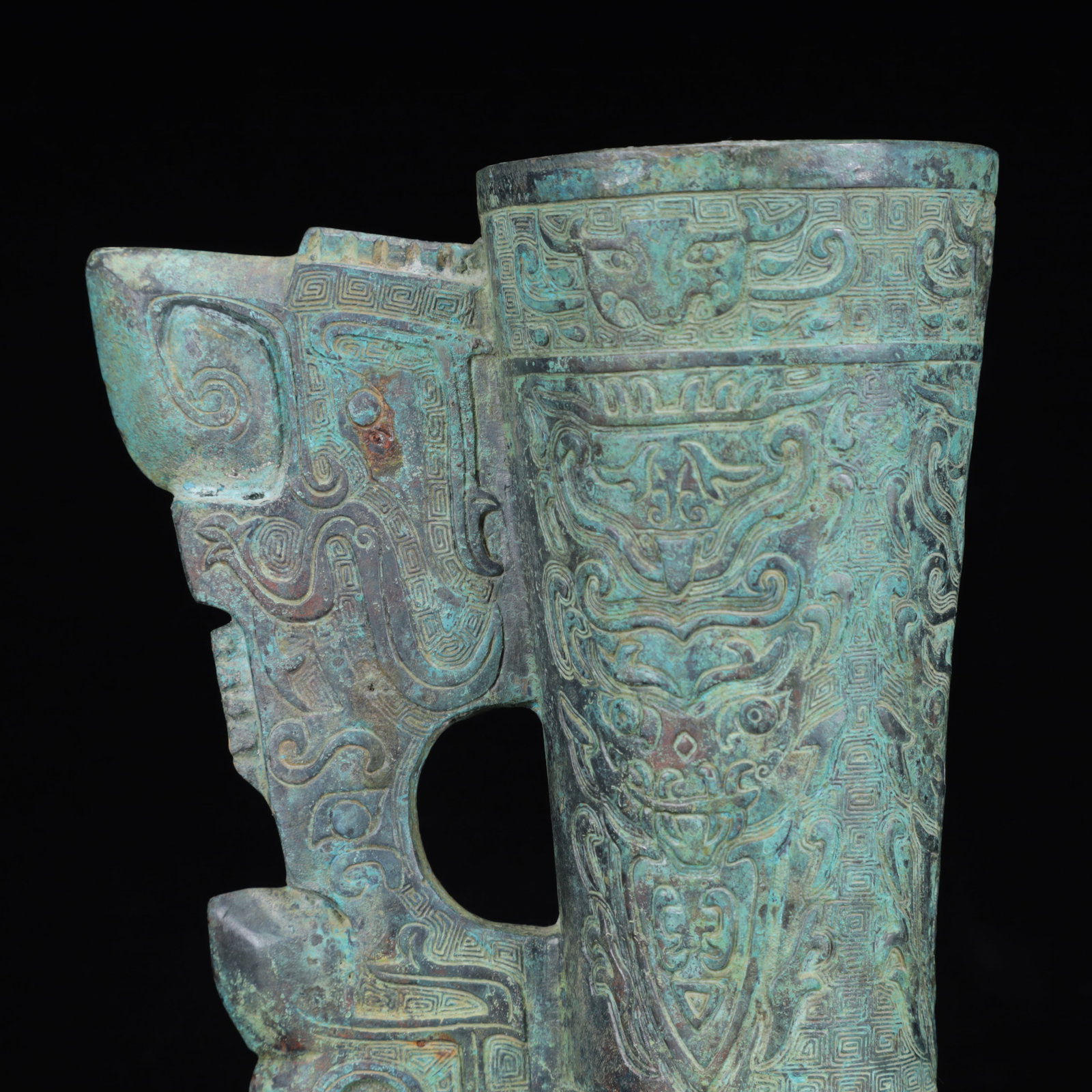 An Archaic Bronze Beast-Face Pattern Cup - 2