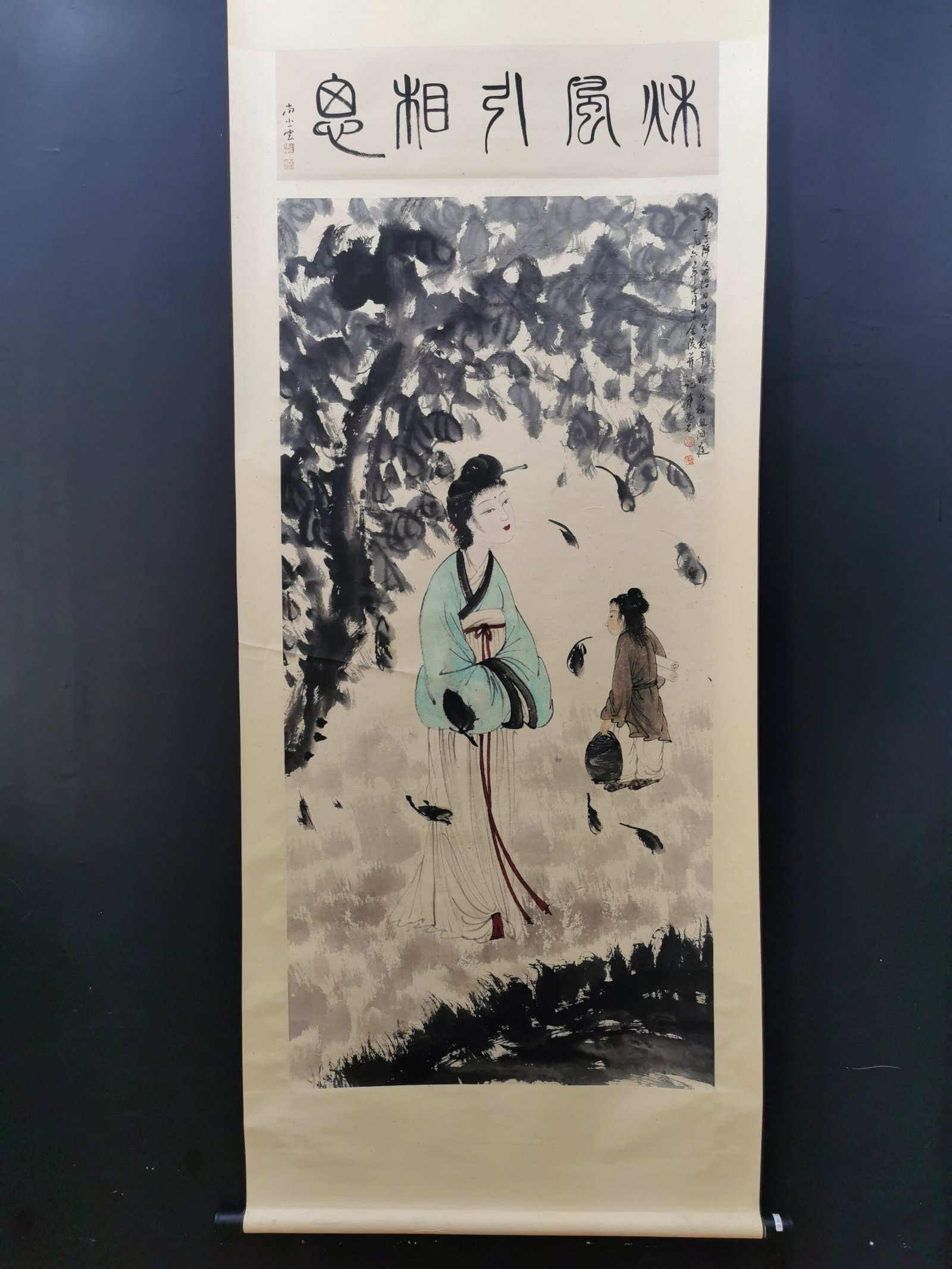 A Chinese Vertical Scroll Ink Painting of Character and Story on Paper: A Chinese Vertical Scroll Ink Painting of Character and Story on Paper,Fu Baoshi,Size:55.1inx26.8in 一幅中国水墨人物故事画立$