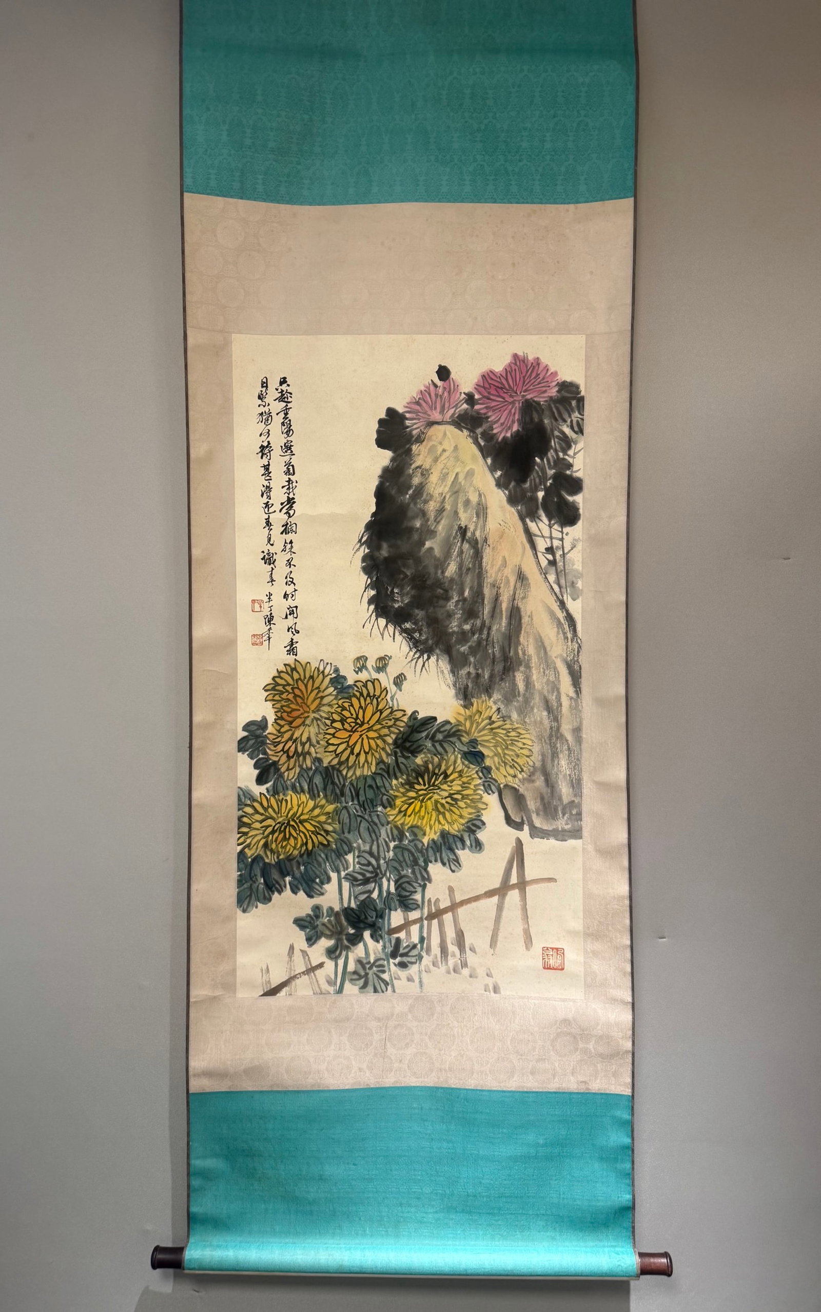 A Chinese Vertical Scroll Ink Painting of Flower on Paper: A Chinese Vertical Scroll Ink Painting of Flower on Paper,Chen Banding,Size:37.8inx20.1in 一幅中国水墨花卉画立轴,陈半Ç