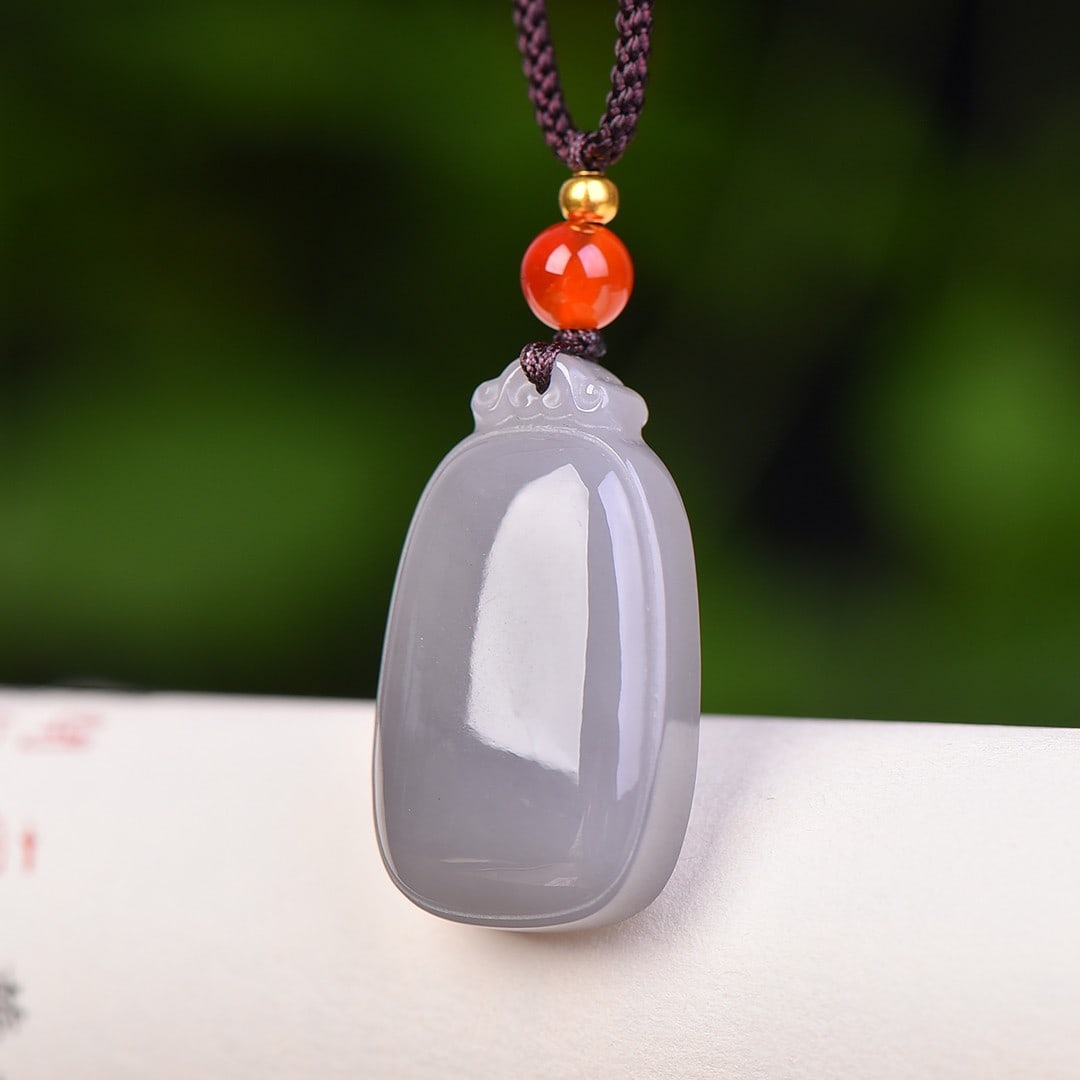 An Exquisite White Jade Pendant: An Exquisite White Jade Pendant,Size:18mmx31mm 白玉挂件