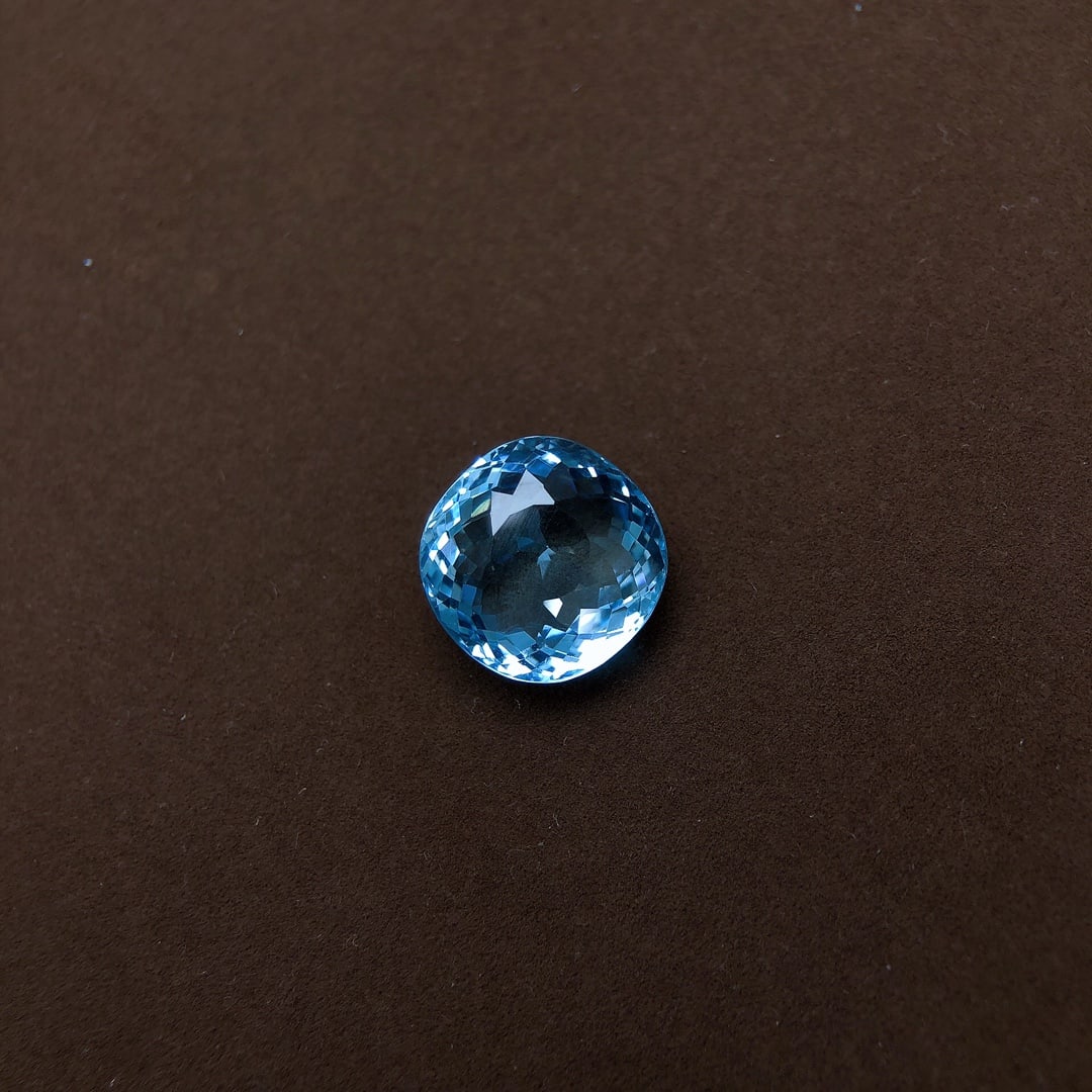 10.65Ctw Natural Aquamarine Loose: 10.65Ctw Natural Aquamarine Loose,Size:13.5mmx13.4mmx8.4mm 10.65Ctw天然海蓝宝裸石