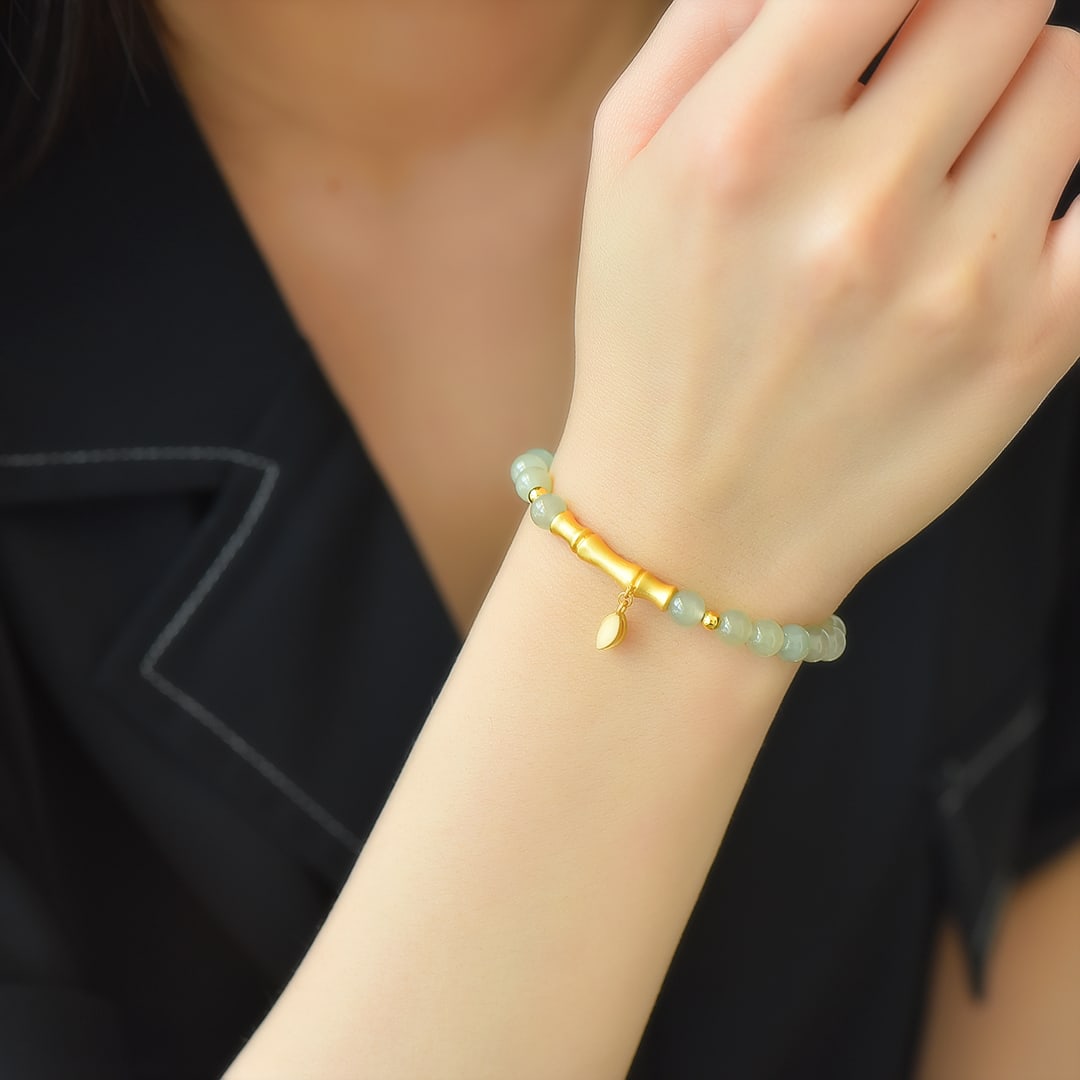 An Exquisite Sterling Silver-Gold Plated Inlaid Sapphire Bracelet: An Exquisite Sterling Silver-Gold Plated Inlaid Sapphire Bracelet,Size:6mm 纯银镀金镶青玉手链