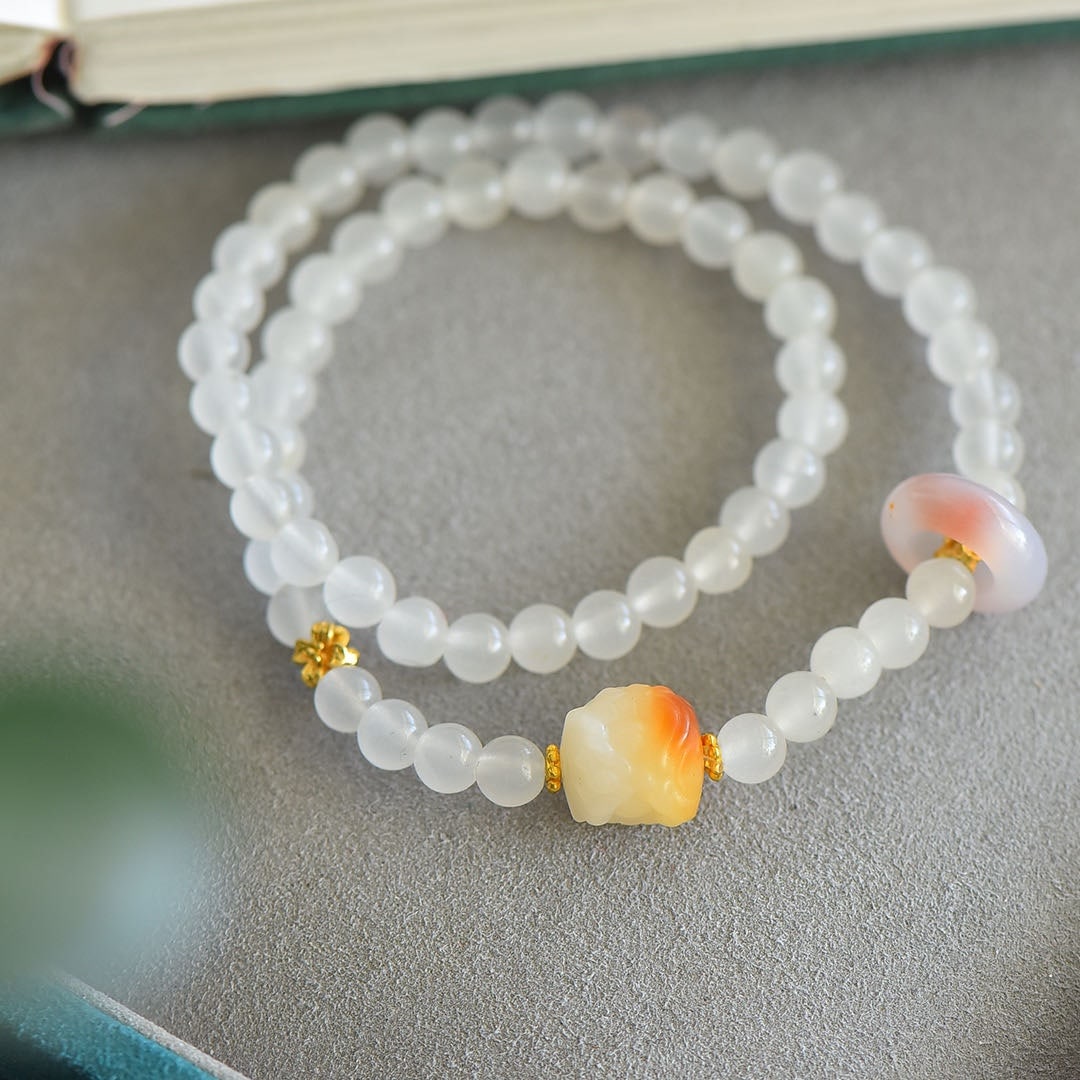 An Exquisite White Jade Bracelet: An Exquisite White Jade Bracelet,Size:6mm 白玉手串
