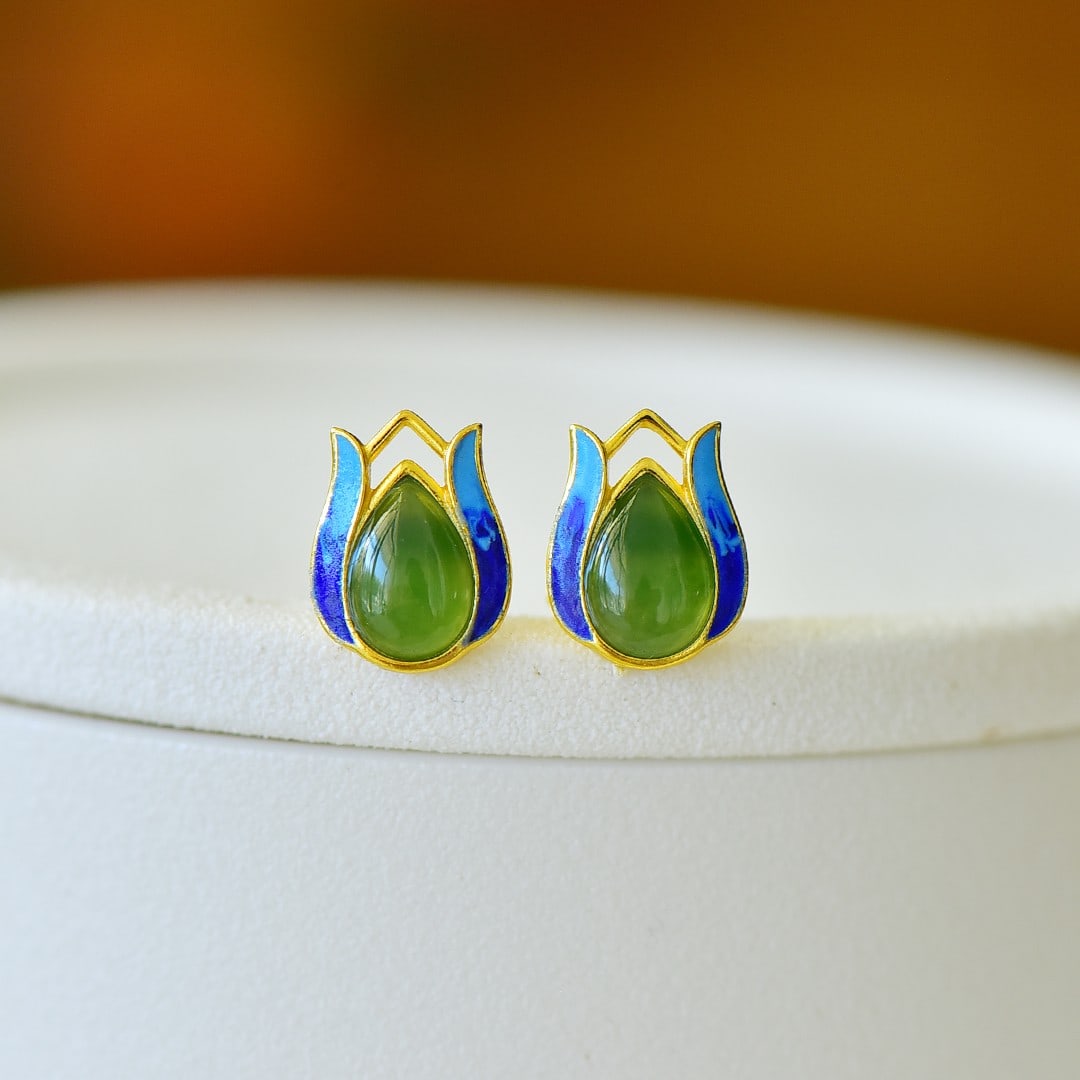 A Pair of Exquisite Sterling Silver-Gold Plated Inlaid Jasper Earrings: A Pair of Exquisite Sterling Silver-Gold Plated Inlaid Jasper Earrings 一对纯银镀金镶碧玉耳环