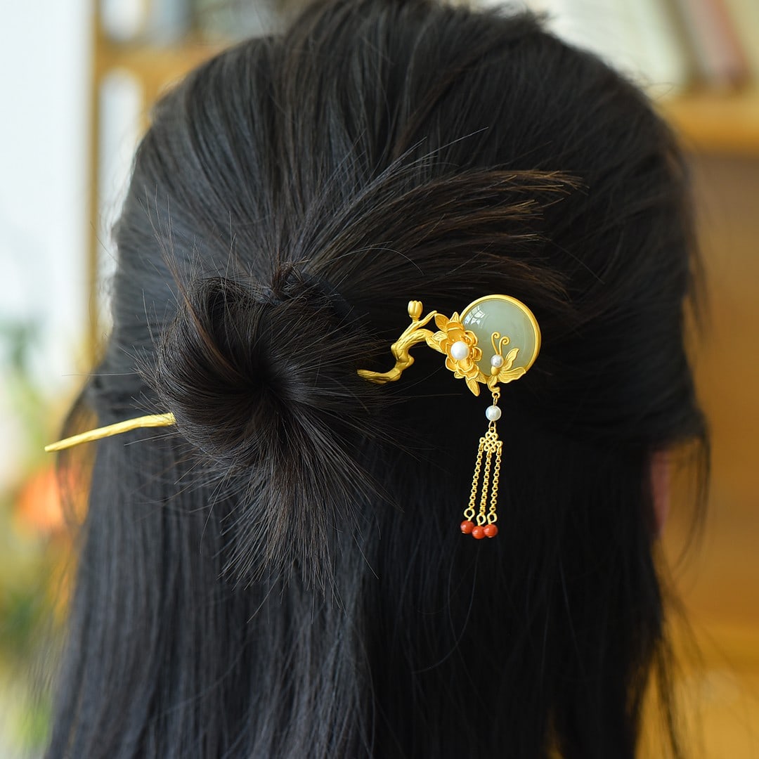 An Exquisite Sterling Silver-Gold Plated Inlaid White Jade Enamel Hairpin,Inlaid Pearl: An Exquisite Sterling Silver-Gold Plated Inlaid White Jade Enamel Hairpin,Inlaid Pearl,Size:22mmx22mm 纯银镀金镶白玉珐琅发簪,嵌&