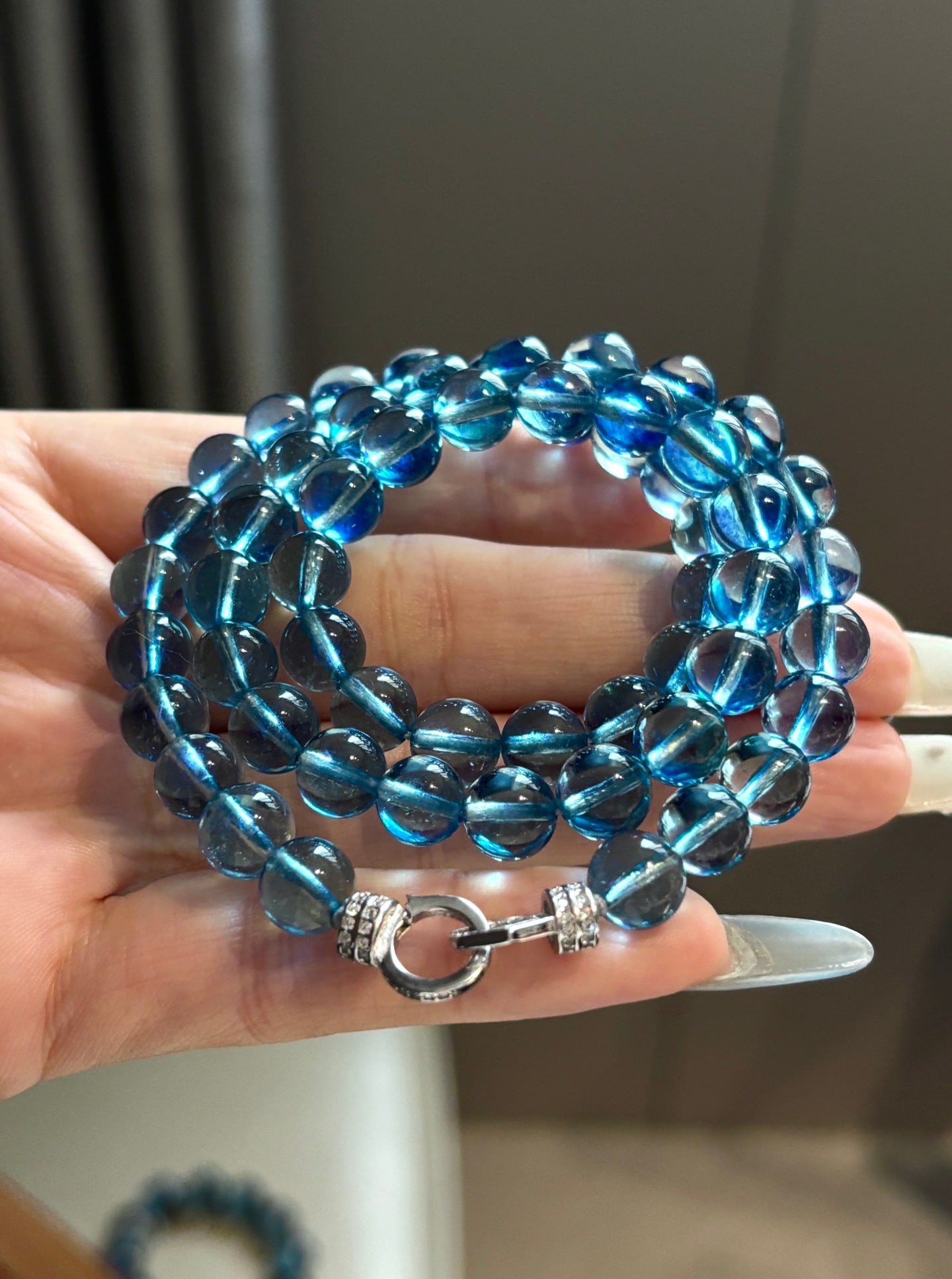 An Exquisite Aquamarine Necklace: An Exquisite Aquamarine Necklace,Size:8.3mm,Weight:45g 海蓝宝项链