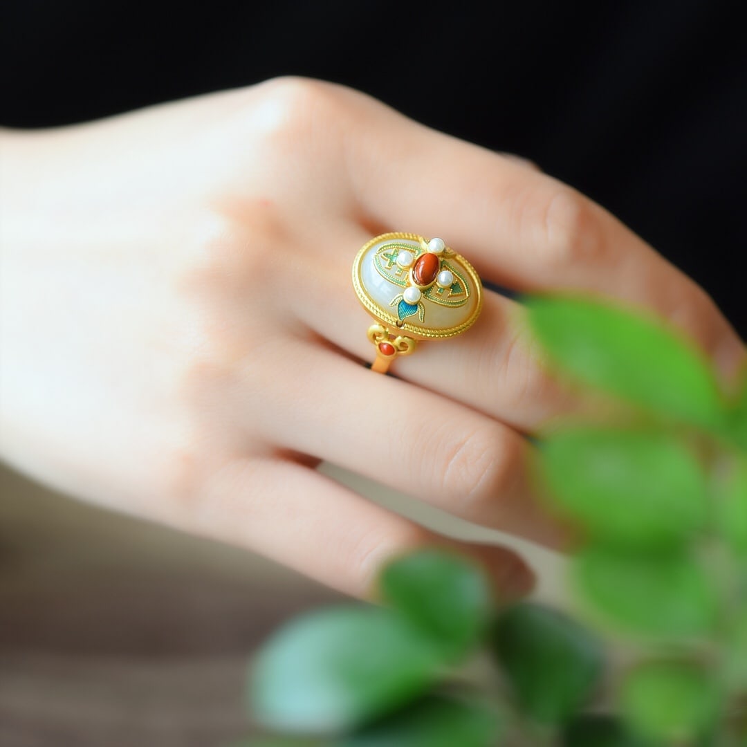 An Exquisite Sterling Silver-Gold Plated Inlaid White Jade Enamel Ring,Inlaid Pearls: An Exquisite Sterling Silver-Gold Plated Inlaid White Jade Enamel Ring,Inlaid Pearls,Size:13mmx18mm 纯银镀金镶白玉珐琅戒指,嵌