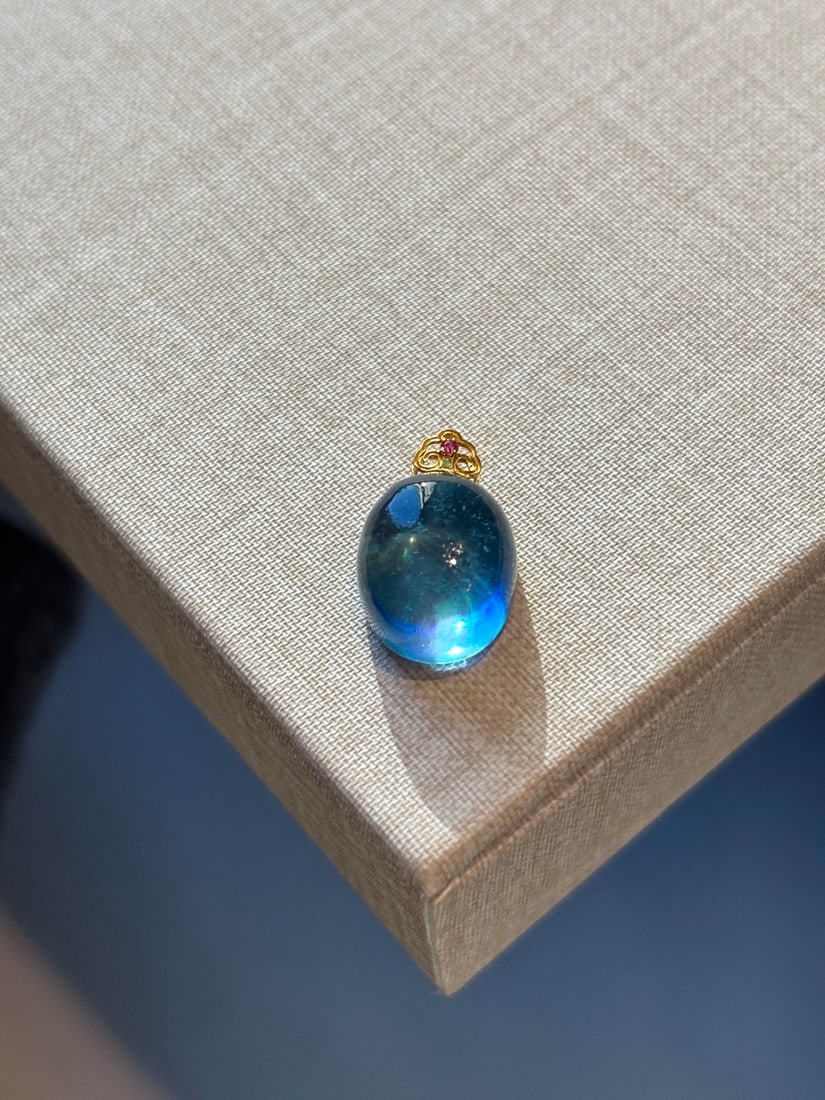 An Exquisite Aquamarine Necklace: An Exquisite Aquamarine Necklace,Size:12.3mmx10.4mm 海蓝宝项链