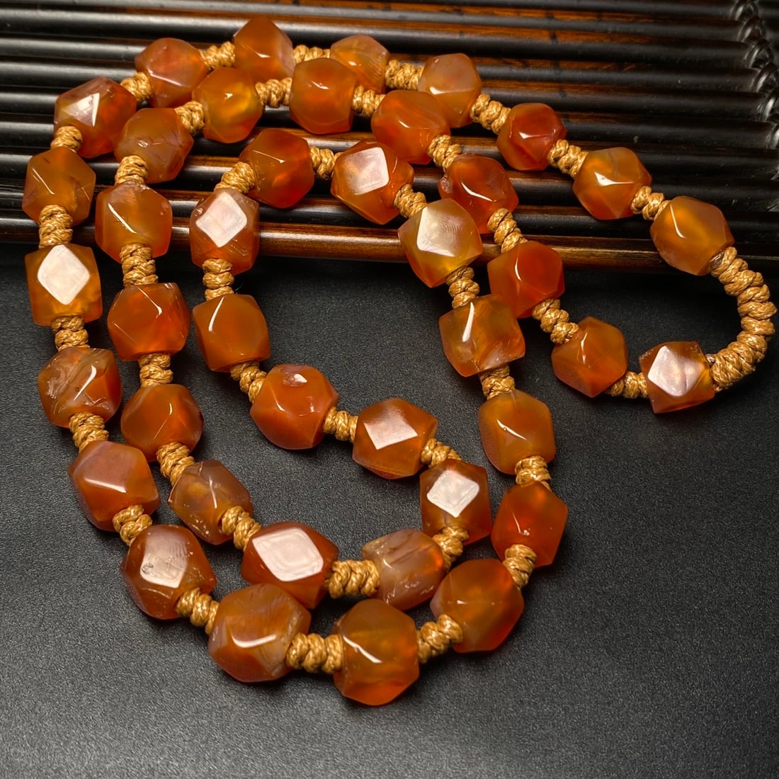 A Precious Agate Necklace: A Precious Agate Necklace,Size:12mmx10mm*41 玛瑙项链