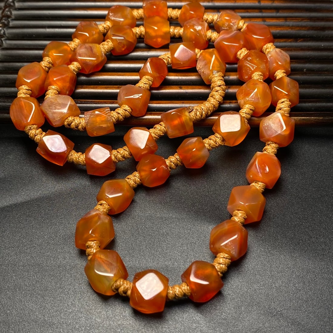 A Precious Agate Necklace - 3