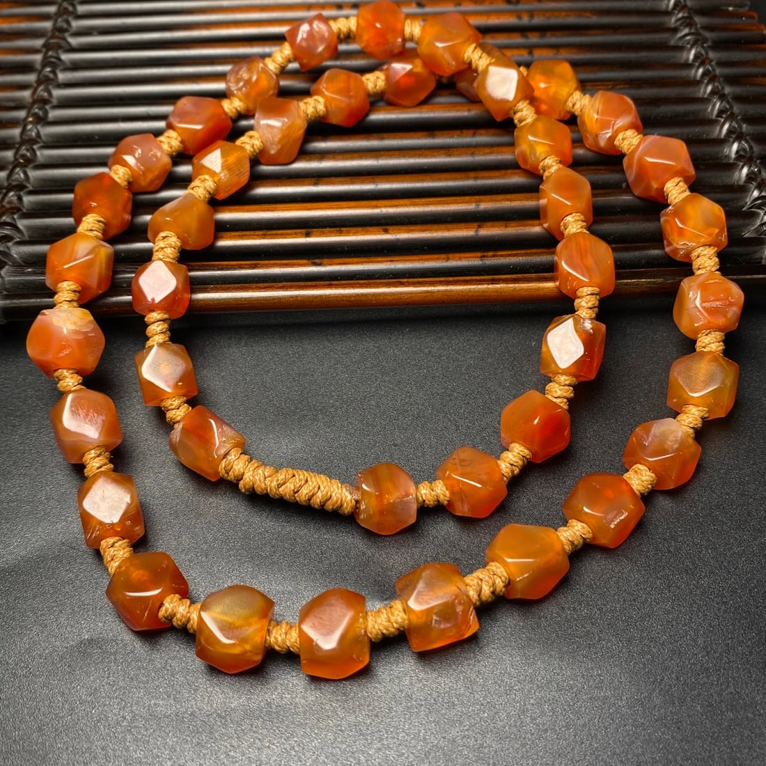 A Precious Agate Necklace - 5