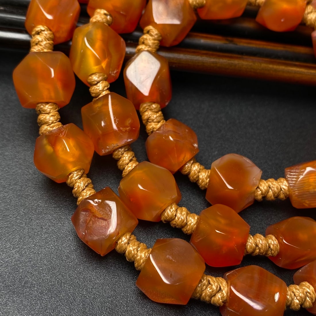 A Precious Agate Necklace - 8