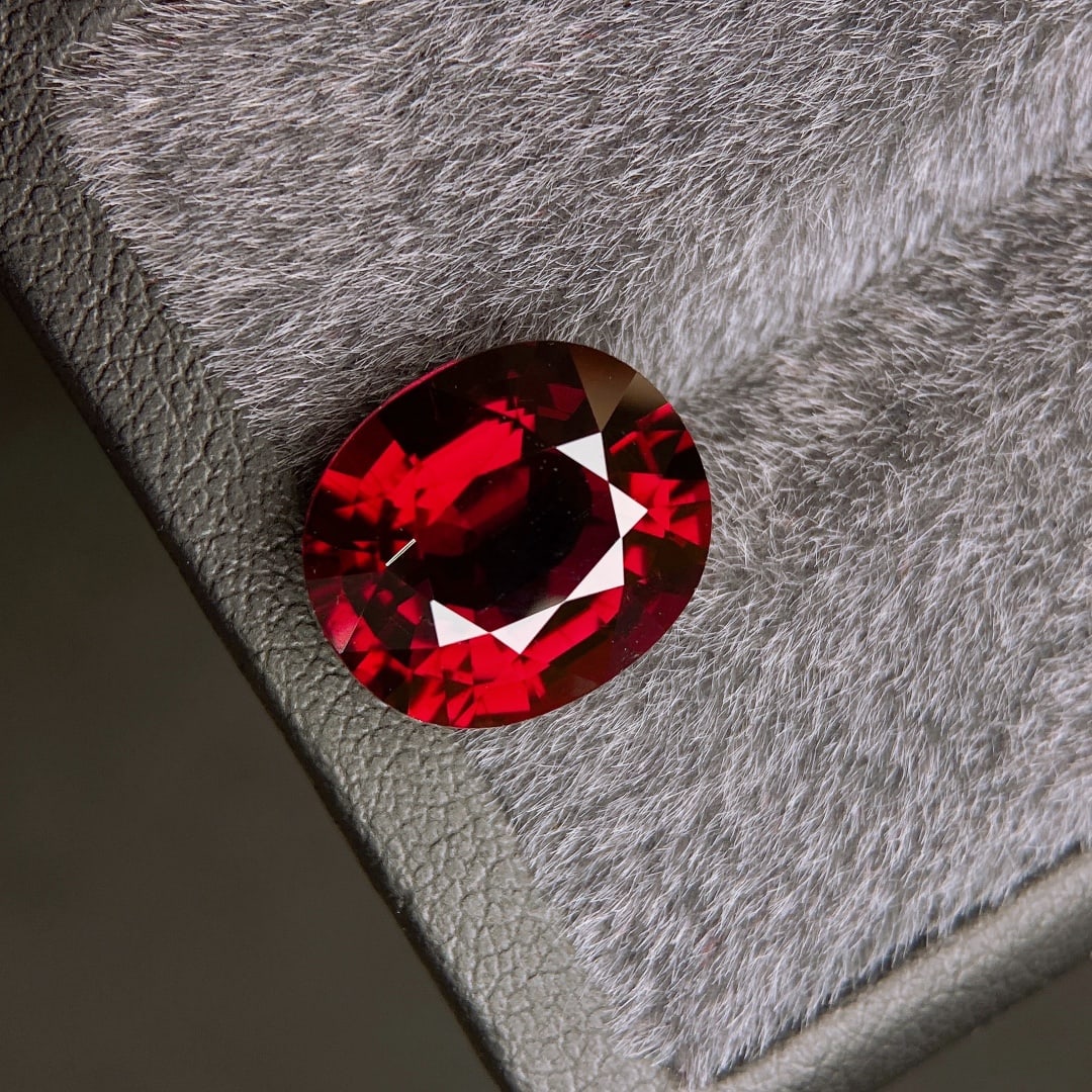 7.03Ctw Natural Tourmaline Loose: 7.03Ctw Natural Tourmaline Loose,Size:12.9mmx11.3mmx7.1mm 7.03Ctw天然碧玺裸石