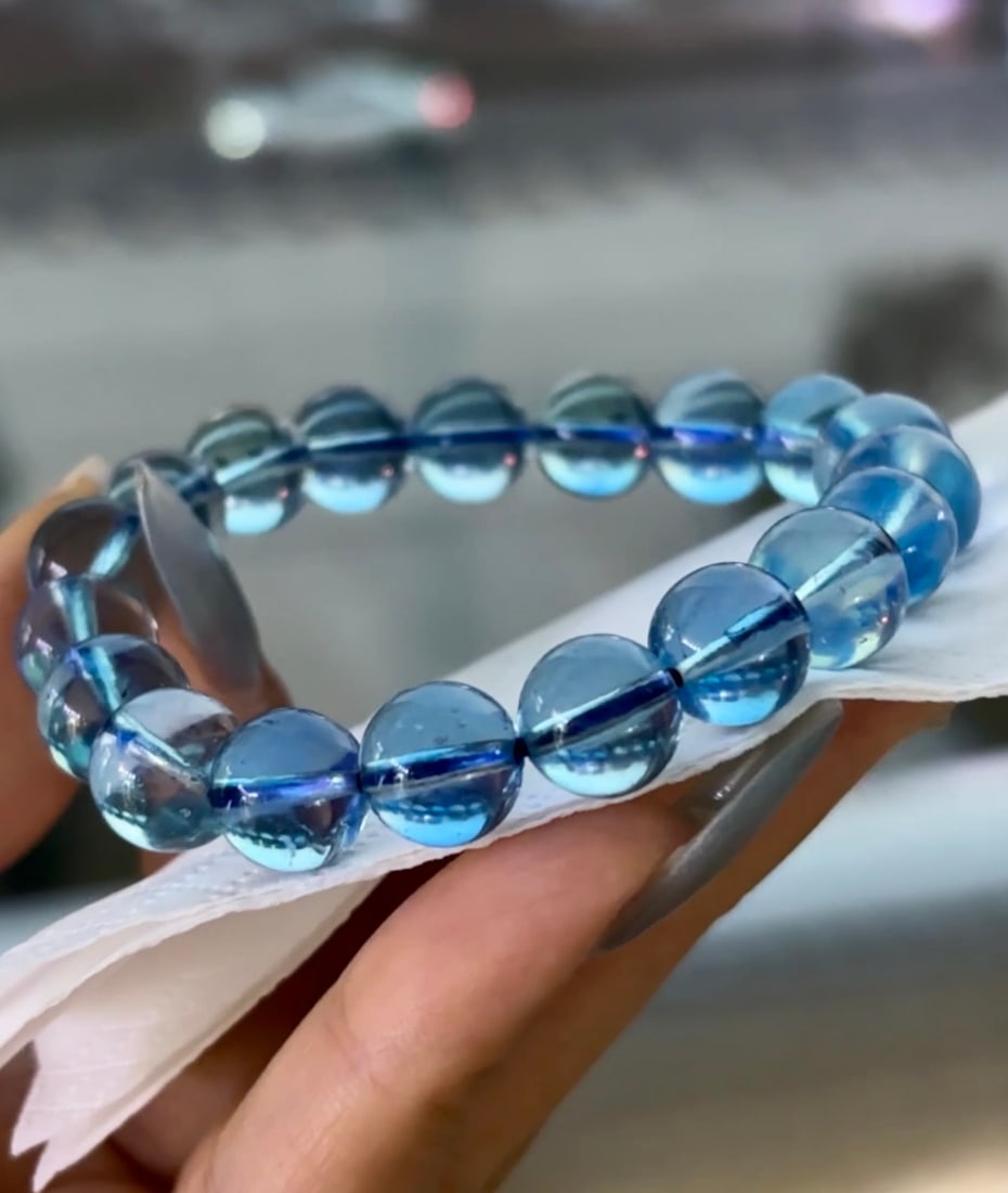 An Exquisite Aquamarine Bracelet (1 of 6)