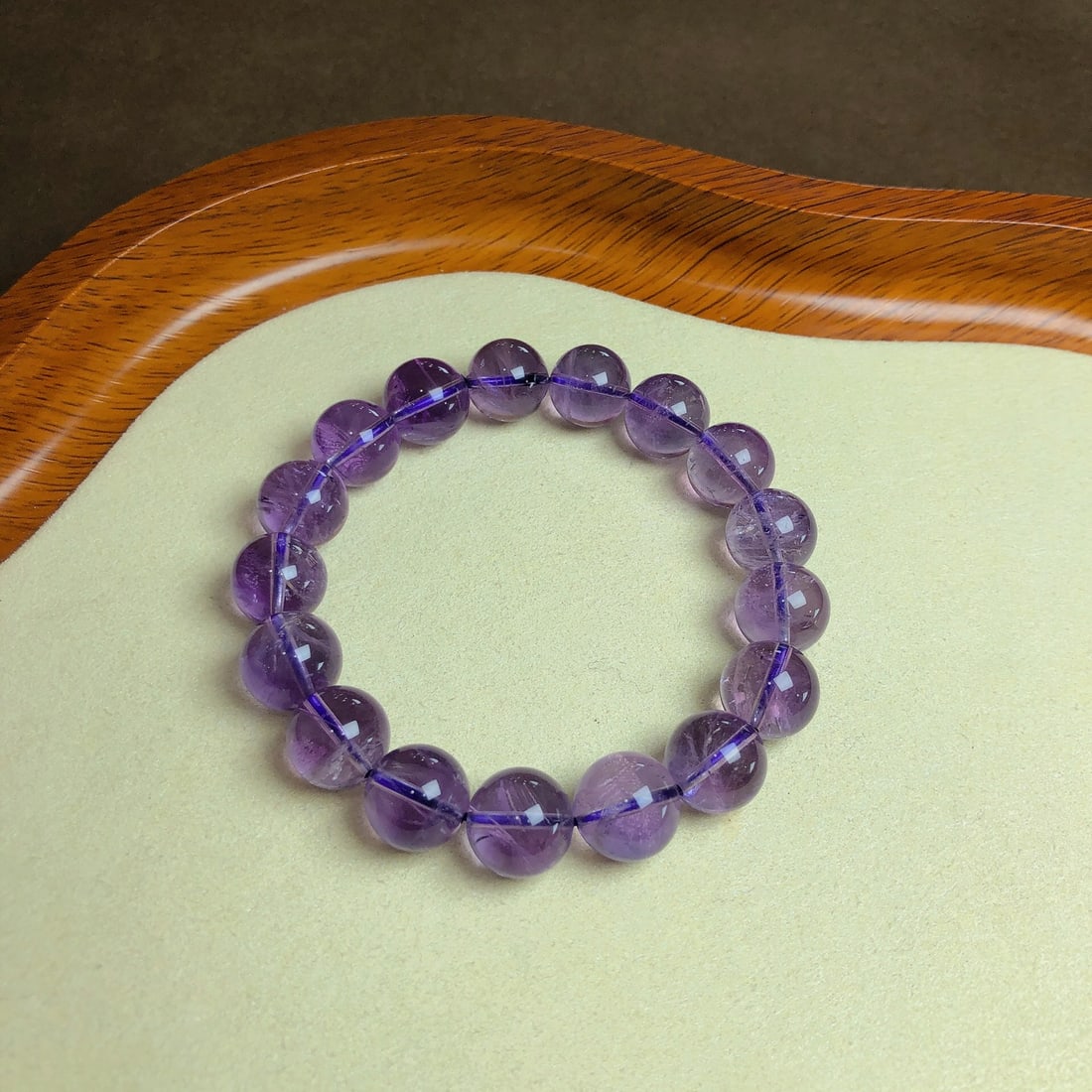 An Exquisite Crystal Bracelet: An Exquisite Crystal Bracelet,Size:12.6mm,Weight:46.5g 水晶手串