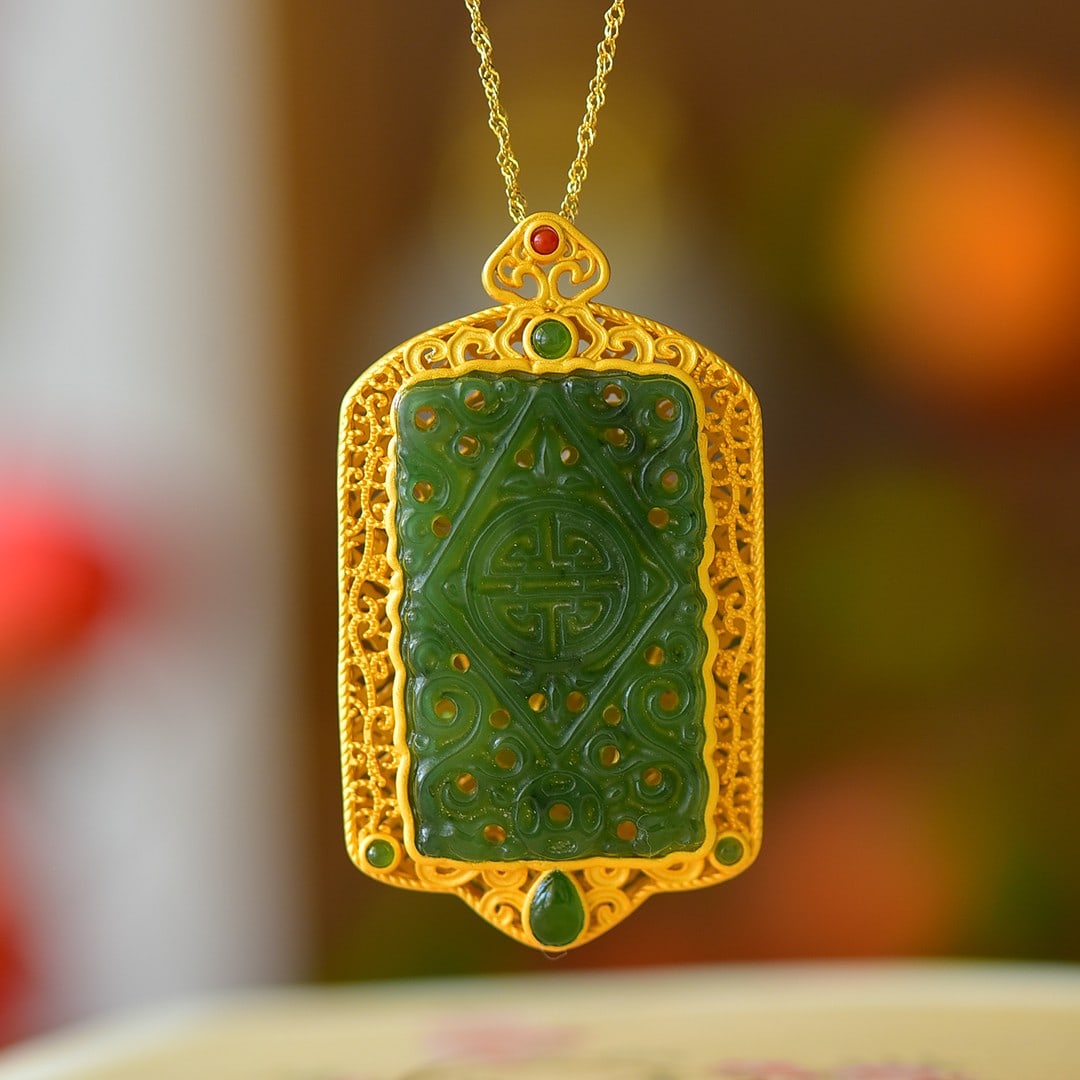 An Exquisite Sterling Silver-Gold Plated Inlaid Jasper Pendant: An Exquisite Sterling Silver-Gold Plated Inlaid Jasper Pendant,Size:24mmx39mm 纯银镀金镶碧玉吊坠