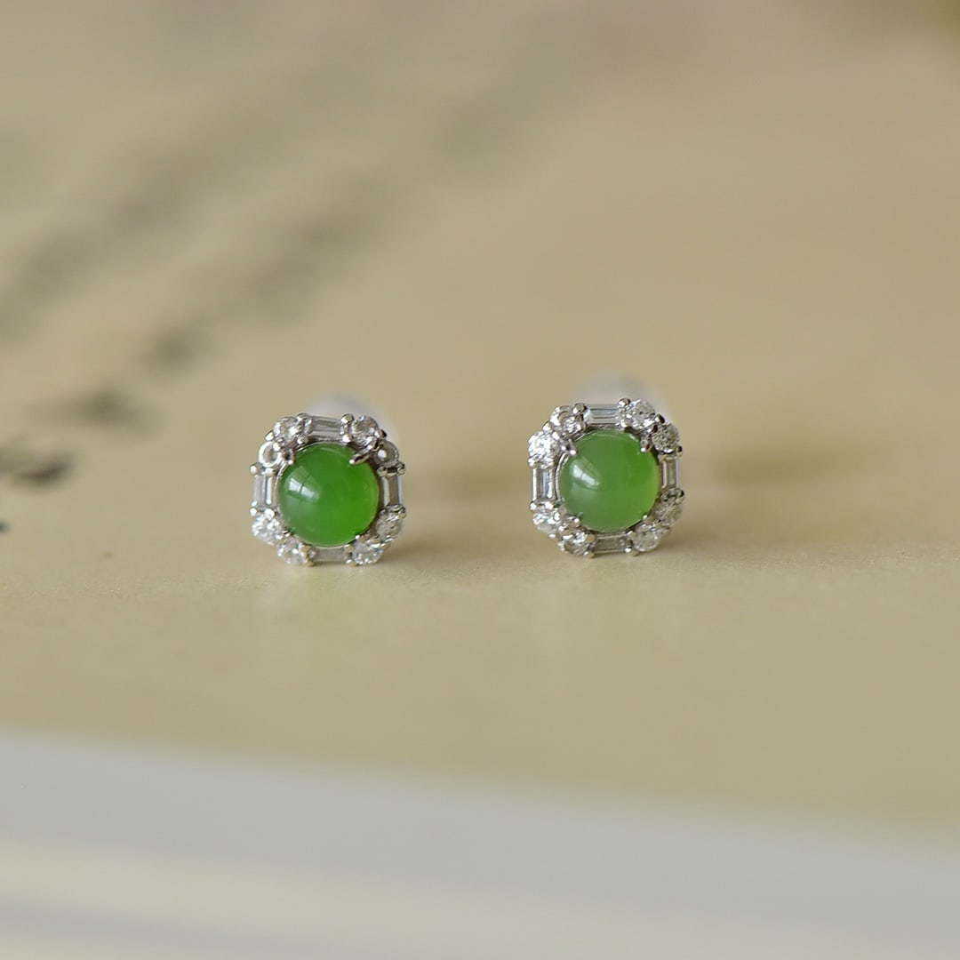 A Pair of Exquisite Sterling Silver Inlaid Jasper Earrings,Inlaid Diamond: A Pair of Exquisite Sterling Silver Inlaid Jasper Earrings,Inlaid Diamond,Size:5mmx5mm 一对纯银镶碧玉耳环,嵌钻石