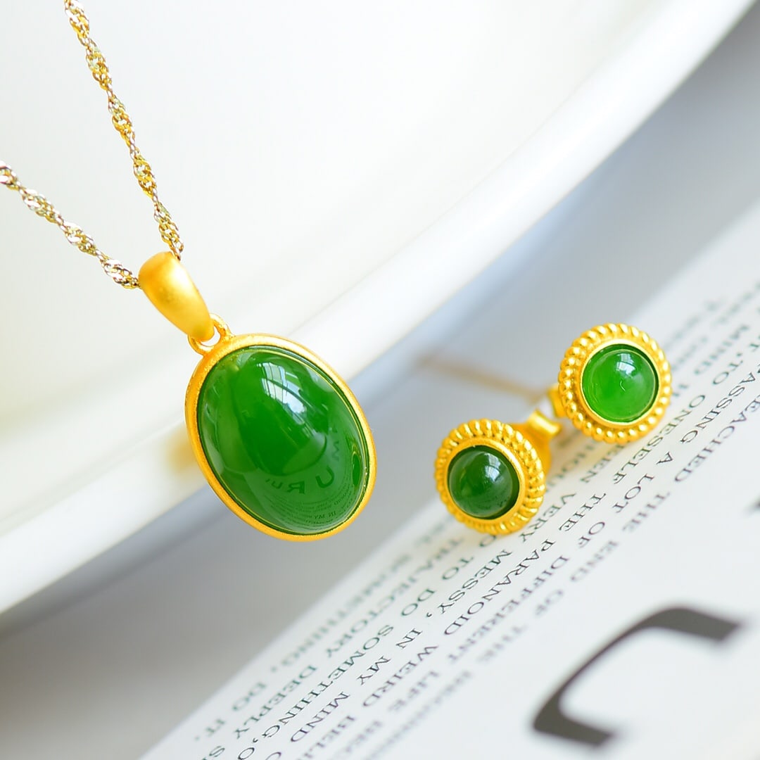 A Set of Fine Sterling Silver-Gold Plated Inlaid Jasper Jewelrys: A Set of Fine Sterling Silver-Gold Plated Inlaid Jasper Jewelrys 一套纯银镀金镶碧玉首饰