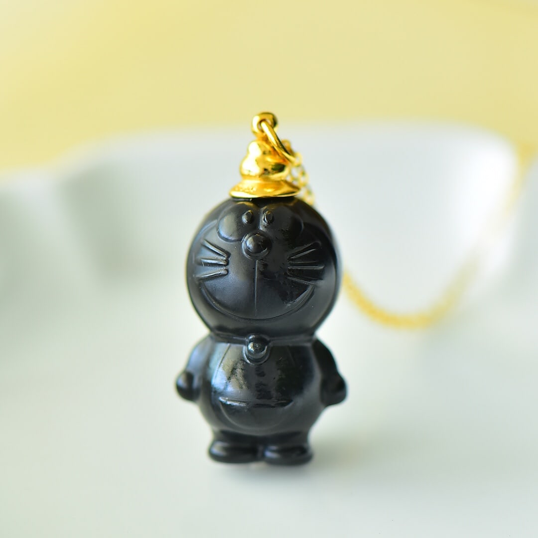 An Exquisite Sterling Silver-Gold Plated Inlaid Black Jade Necklace: An Exquisite Sterling Silver-Gold Plated Inlaid Black Jade Necklace,Size:16mmx36mm 纯银镀金镶墨玉项链