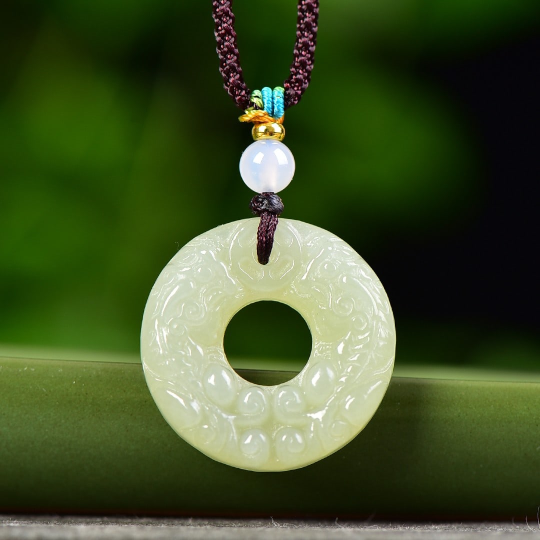 An Exquisite White Jade Kylin Pendant: An Exquisite White Jade Kylin Pendant,Size:30mmx30mm 白玉麒麟挂件