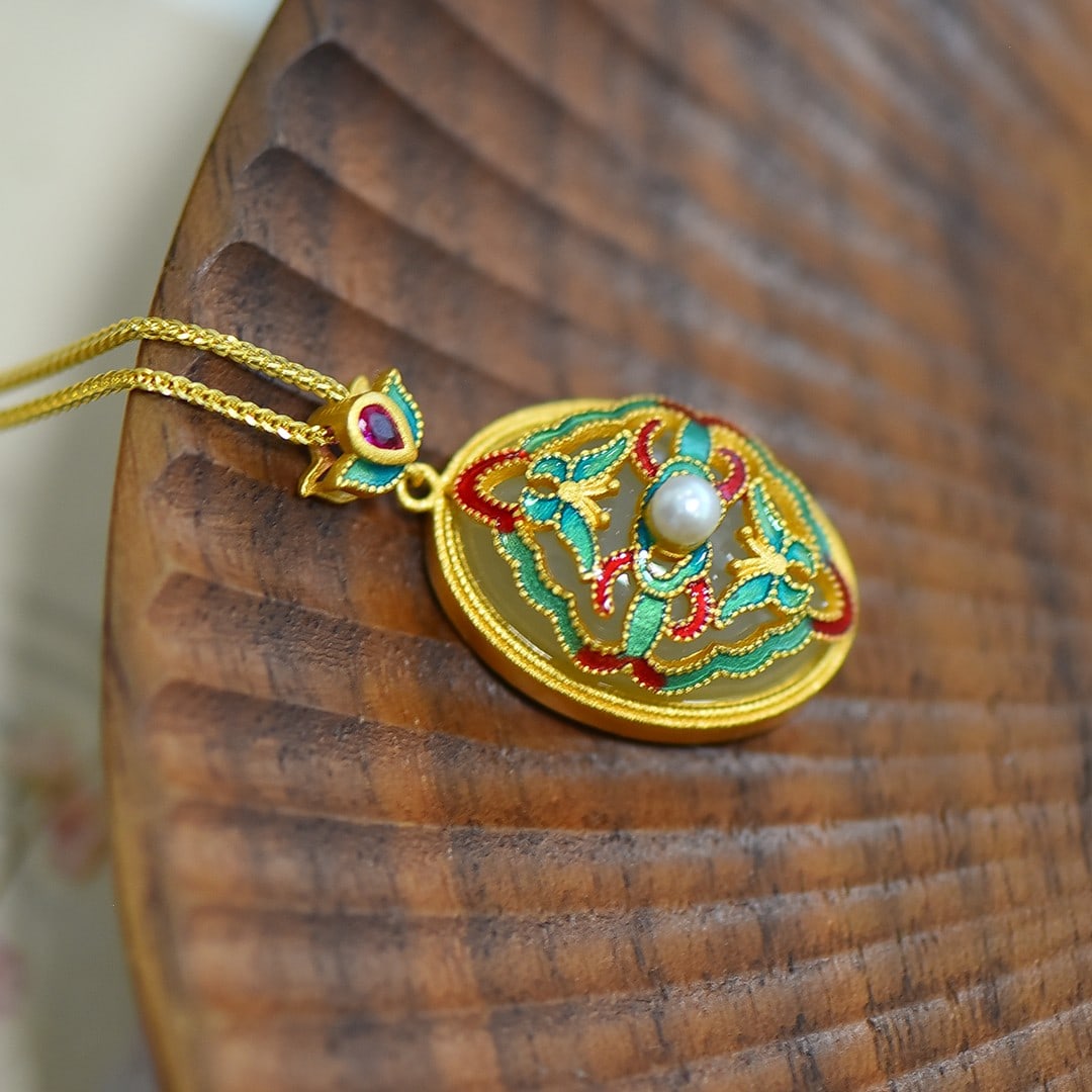 An Exquisite Sterling Silver-Gold Plated Inlaid White Jade Enamel Pendant: An Exquisite Sterling Silver-Gold Plated Inlaid White Jade Enamel Pendant 纯银镀金镶白玉珐琅吊坠